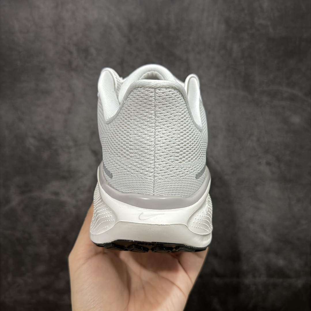 图片[4]-【XE纯原】Nike Air Zoom Pegasus 41 登月41代超级飞马系列马拉松跑步鞋 IB5697-100 平台专供 充正品质 之前未流通市场版本 内里嵌入定型海绵 中底搭载前Zoom+全掌React配置 全部原鞋开发打造 所有细节全部同步原版 全新一代拥有 Zoom Air 一如既往的稳定感和流畅感 鞋面采用工程网眼设计 为特定高热区域营造出色透气性 进一步增加鞋面的穿孔数量 让足部能够快速散热 中足搭配 Flywire 飞线 在高速运动时营造舒适稳定的贴合感 内置Zoon气垫加持 动力十足！ 尺码： 36-46-选品中心