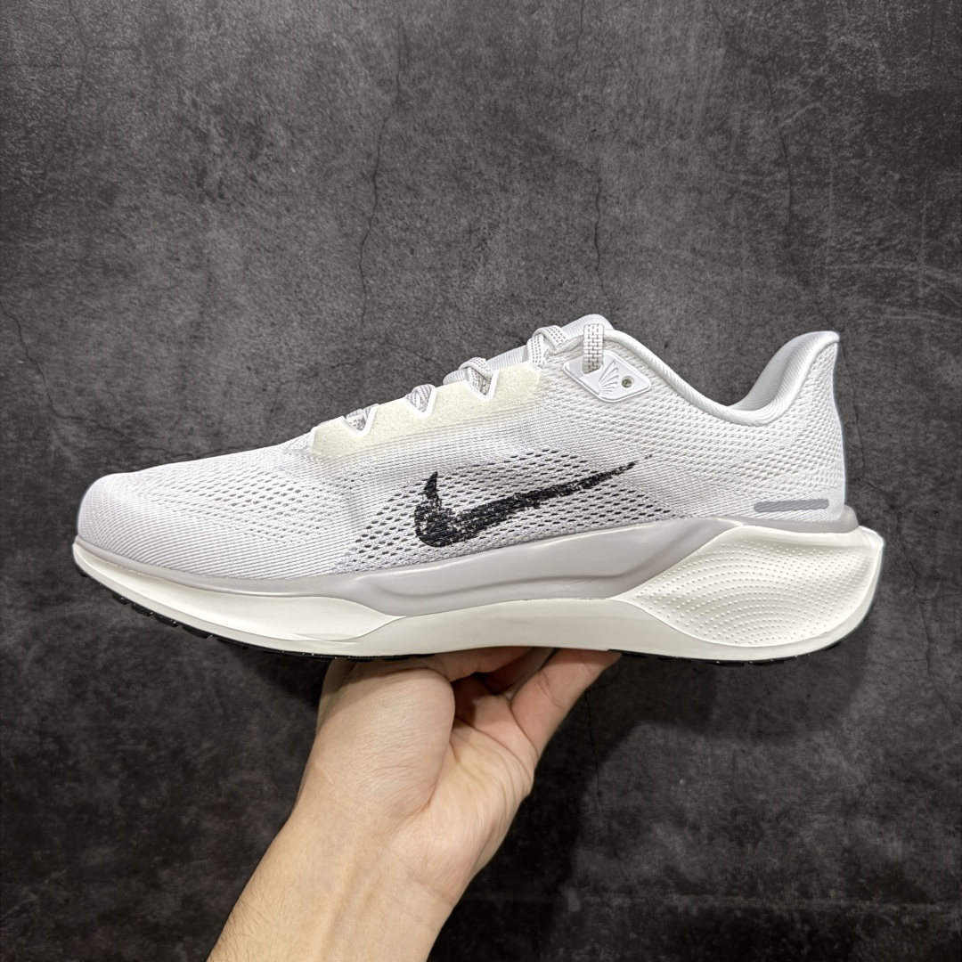 图片[2]-【XE纯原】Nike Air Zoom Pegasus 41 登月41代超级飞马系列马拉松跑步鞋 IB5697-100 平台专供 充正品质 之前未流通市场版本 内里嵌入定型海绵 中底搭载前Zoom+全掌React配置 全部原鞋开发打造 所有细节全部同步原版 全新一代拥有 Zoom Air 一如既往的稳定感和流畅感 鞋面采用工程网眼设计 为特定高热区域营造出色透气性 进一步增加鞋面的穿孔数量 让足部能够快速散热 中足搭配 Flywire 飞线 在高速运动时营造舒适稳定的贴合感 内置Zoon气垫加持 动力十足！ 尺码： 36-46-选品中心