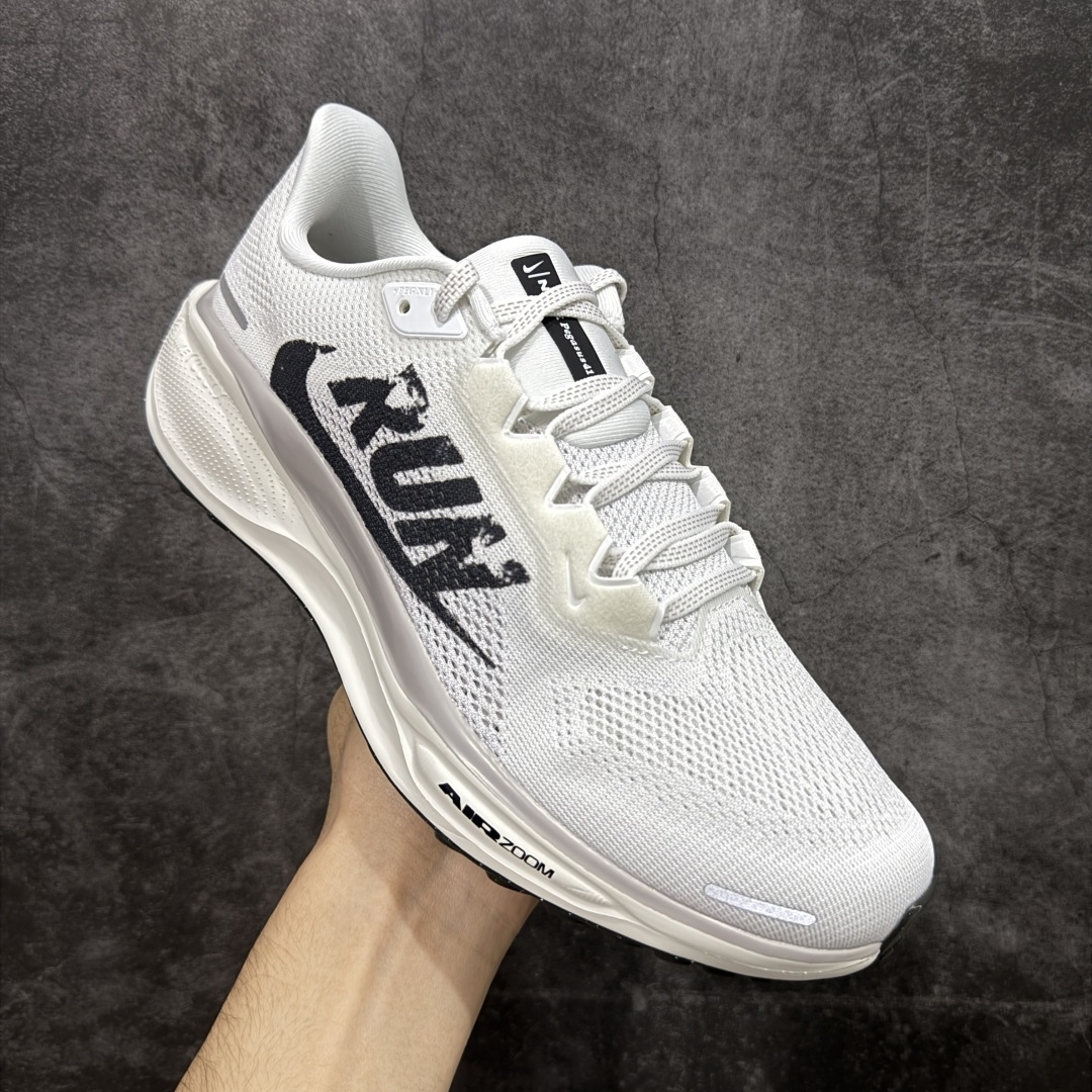图片[3]-【XE纯原】Nike Air Zoom Pegasus 41 登月41代超级飞马系列马拉松跑步鞋 IB5697-100 平台专供 充正品质 之前未流通市场版本 内里嵌入定型海绵 中底搭载前Zoom+全掌React配置 全部原鞋开发打造 所有细节全部同步原版 全新一代拥有 Zoom Air 一如既往的稳定感和流畅感 鞋面采用工程网眼设计 为特定高热区域营造出色透气性 进一步增加鞋面的穿孔数量 让足部能够快速散热 中足搭配 Flywire 飞线 在高速运动时营造舒适稳定的贴合感 内置Zoon气垫加持 动力十足！ 尺码： 36-46-选品中心