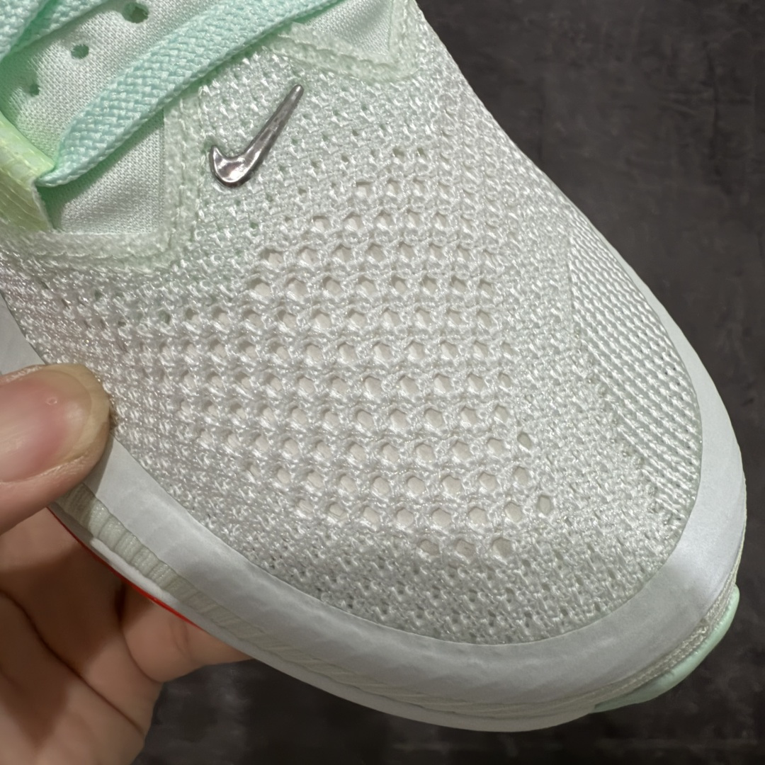 图片[5]-【XE纯原版】Nike Pegasus Premium Airscape 舒适百搭减震防滑耐磨透气 低帮跑步鞋     目前市场最强品质 原版购入开发 一切材质配件均匀原版一致 完美版型 高端玩家必推版本 高价零售必推版本 欢迎对比市面任意版本‼️ 这双鞋简直是时尚与科技的完美融合。 经典黑色鞋面，质感爆棚，搭配超亮眼的银色大勾子，瞬间成为街头焦点。 鞋侧独特小吊牌，细节满满，个性直接拉满。  脚下的全掌气垫更是亮点，红黑配色超吸睛，不仅颜值在线，缓震性能更是一绝。 不管是日常出街还是慢跑锻炼，都能给双脚极致舒适体验。  码数超全，36 – 46 码任你选！别犹豫啦，穿上它，轻松走出潮流范，开启你的时尚运动新旅程！   #独家原包 原底原料 开模打造  #原厂鞋标 高精密准度  #原楦原纸板开发 匹配原版98%以上  #后跟弧度 正确呈现  #原厂皮料 质感无敌  #皮料切割干净 无任何毛边 清洁度细节完美  货号：HQ2592-301 码段：36-46-选品中心