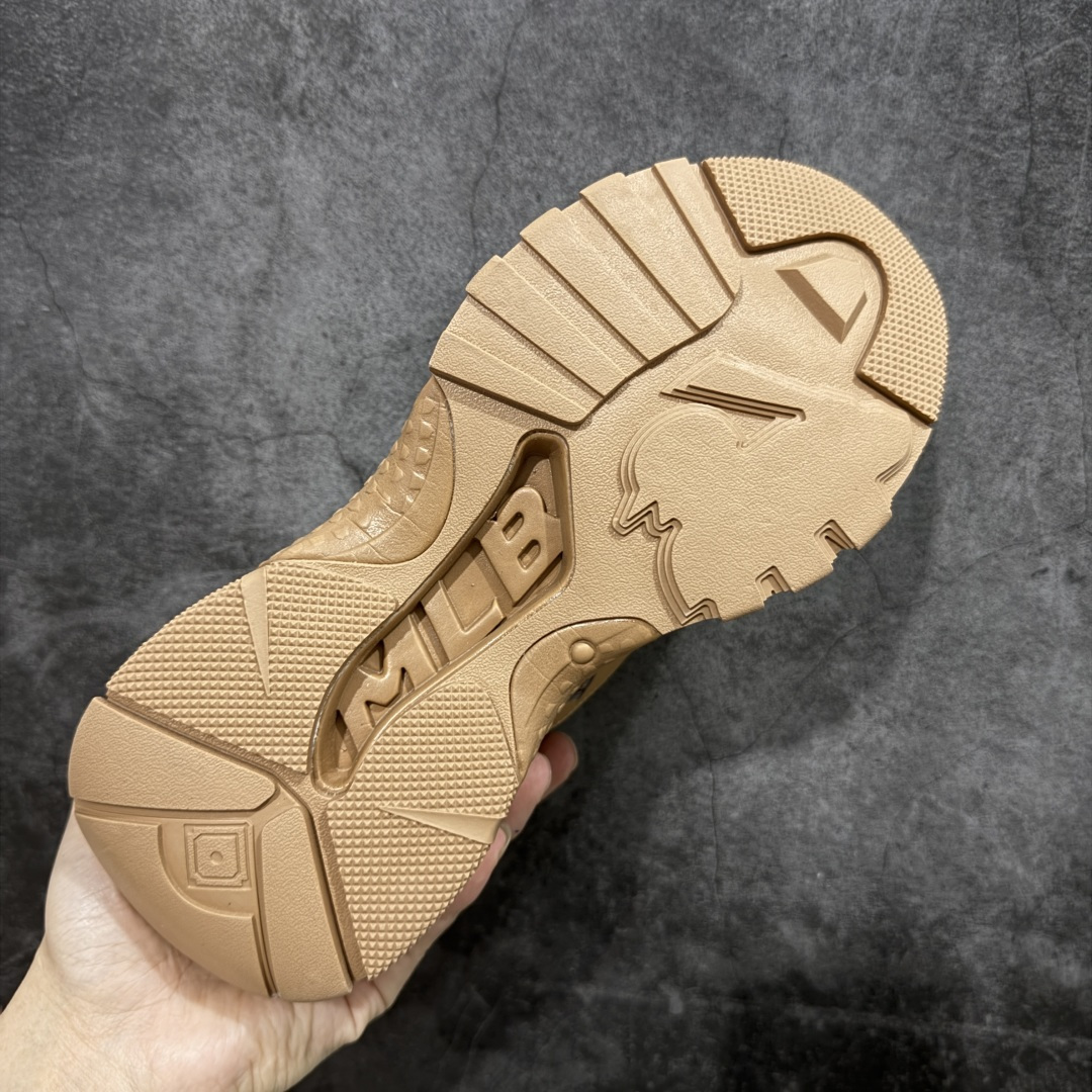 图片[9]-【纯原特价】MLB Chunky Dia Monogram 复古印花老爹鞋 后跟加厚 呵护脚后跟 立体保护软绵鞋口 轻松穿脱不磨脚 鞋头安全防撞包裹鞋头 符合人体结构 精心设计 行走柔软触感 鞋底耐磨性强 稳定性高 抓地更牢 不易打滑 进口纳米材质 原盒雷射防伪标 货号：3ASHMS13N 尺码：35-45-选品中心