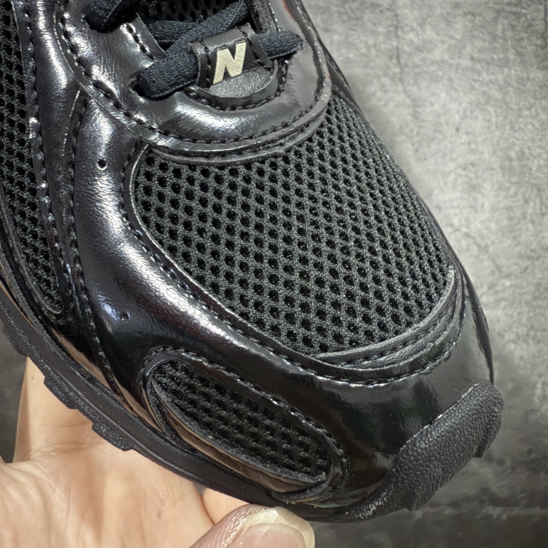 图片[5]-💰 260【纯原M版】New Balance NB204L 薄底鞋 薄底皮质鞋带德训miu系 减震耐磨包裹性支撑轻便 低帮 生活休闲鞋 男女同款 黑色 区别市面先行通货版本 市场唯一正确咖色 原材料打造 鞋身搭载EVA科技组合中底 附赠三副鞋带 适用多元穿搭场合为户外出行提供舒适长远的穿搭体验 货号：U204LMRA 尺码：36-44.5-选品中心