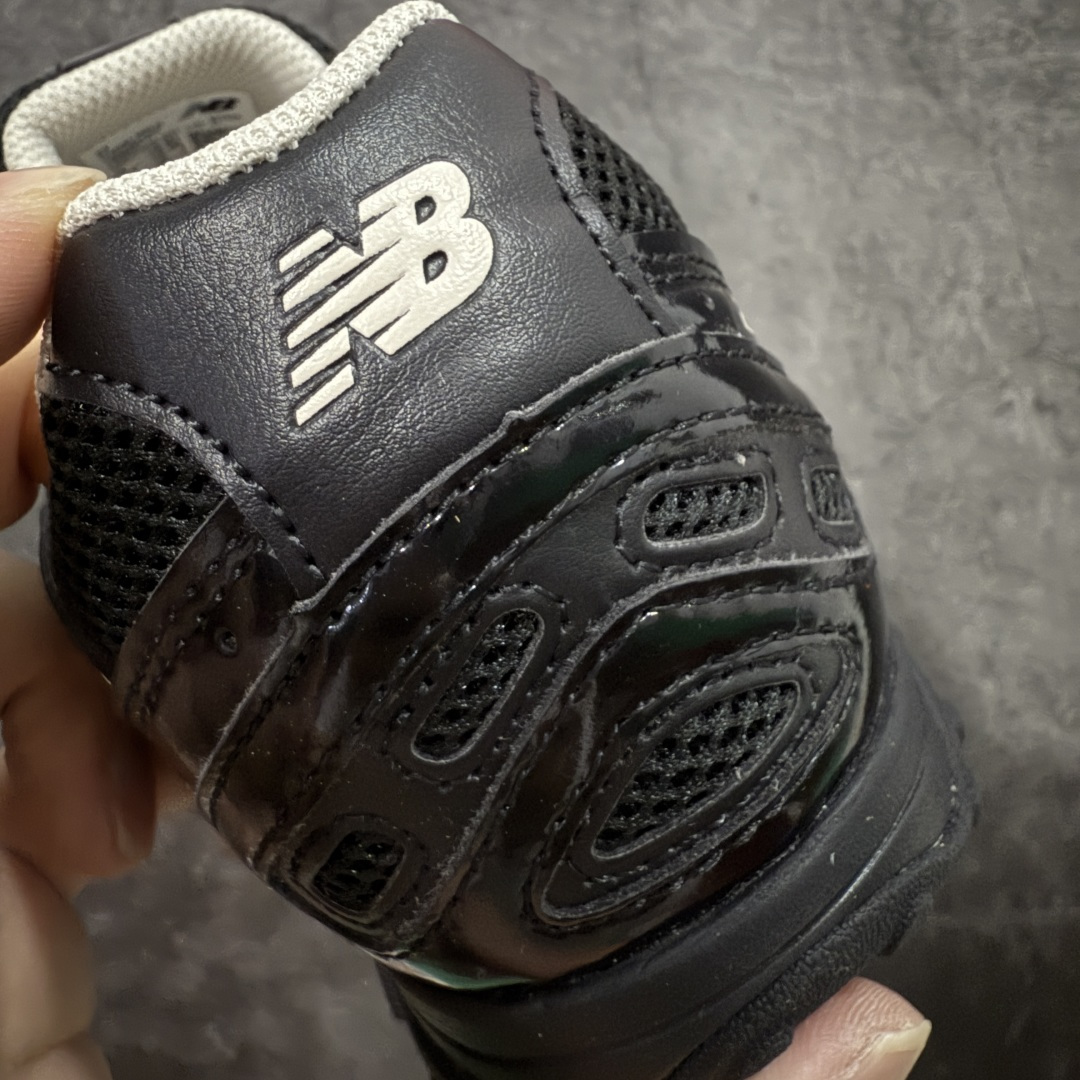 图片[2]-💰 260【纯原M版】New Balance NB204L 薄底鞋 薄底皮质鞋带德训miu系 减震耐磨包裹性支撑轻便 低帮 生活休闲鞋 男女同款 黑色 区别市面先行通货版本 市场唯一正确咖色 原材料打造 鞋身搭载EVA科技组合中底 附赠三副鞋带 适用多元穿搭场合为户外出行提供舒适长远的穿搭体验 货号：U204LMRA 尺码：36-44.5-选品中心
