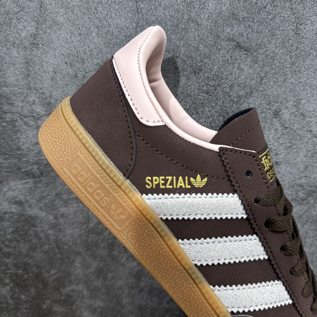 图片[7]-【纯原Y版】Adidas Handball Spezial 三叶草手球特别版圣帕特里克节联名款 全鞋采用yezzy500一样的皮料 进口长绒皮，特殊工艺技术 原盒包装 牛筋耐磨大底 承载青春情怀的板鞋，是现在潮男靓女上脚的大热鞋款 经典三条杠装饰鞋侧 品牌辨识度清晰 货号：JR0852 尺码：36 36.5 37 38 38.5 39 40 40.5 41 42 42.5 43 44 44.5 45-选品中心