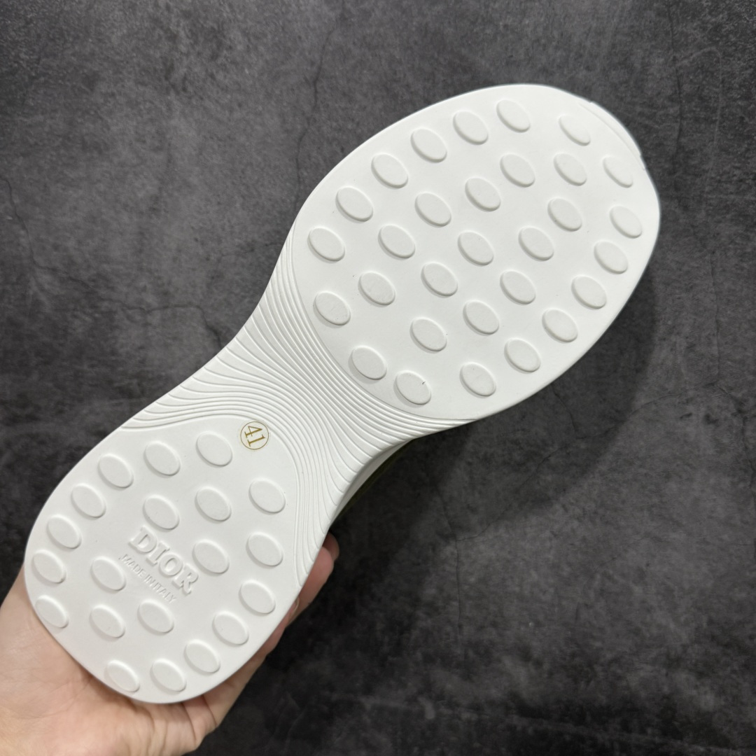 图片[9]-【广东礼盒版】Dior/迪奥 B25 Oblique Runner Sneaker 黑白 老爹风系带低帮透气休闲运动慢跑鞋 #原版购入开发 这款 B25 Runner运动鞋结合运动版型与 Dior 优雅的经典标识。采用迪奥灰和白色光滑牛皮革精心制作，饰以经典的米色和黑色 Oblique 印花提升格调。搭配白色纹理橡胶鞋底，可为各式休闲造型增添经典气质，更显精致 配送专柜精美包装，面料采用原版定制牛皮+Oblique 印花布 定制进口超细纤维 增高3.5CM 尺码：39 40 41 42 43 44 45 46-选品中心