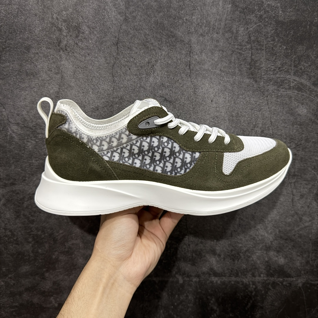 【广东礼盒版】Dior/迪奥 B25 Oblique Runner Sneaker 黑白 老爹风系带低帮透气休闲运动慢跑鞋 #原版购入开发 这款 B25 Runner运动鞋结合运动版型与 Dior 优雅的经典标识。采用迪奥灰和白色光滑牛皮革精心制作，饰以经典的米色和黑色 Oblique 印花提升格调。搭配白色纹理橡胶鞋底，可为各式休闲造型增添经典气质，更显精致 配送专柜精美包装，面料采用原版定制牛皮+Oblique 印花布 定制进口超细纤维 增高3.5CM 尺码：39 40 41 42 43 44 45 46-选品中心