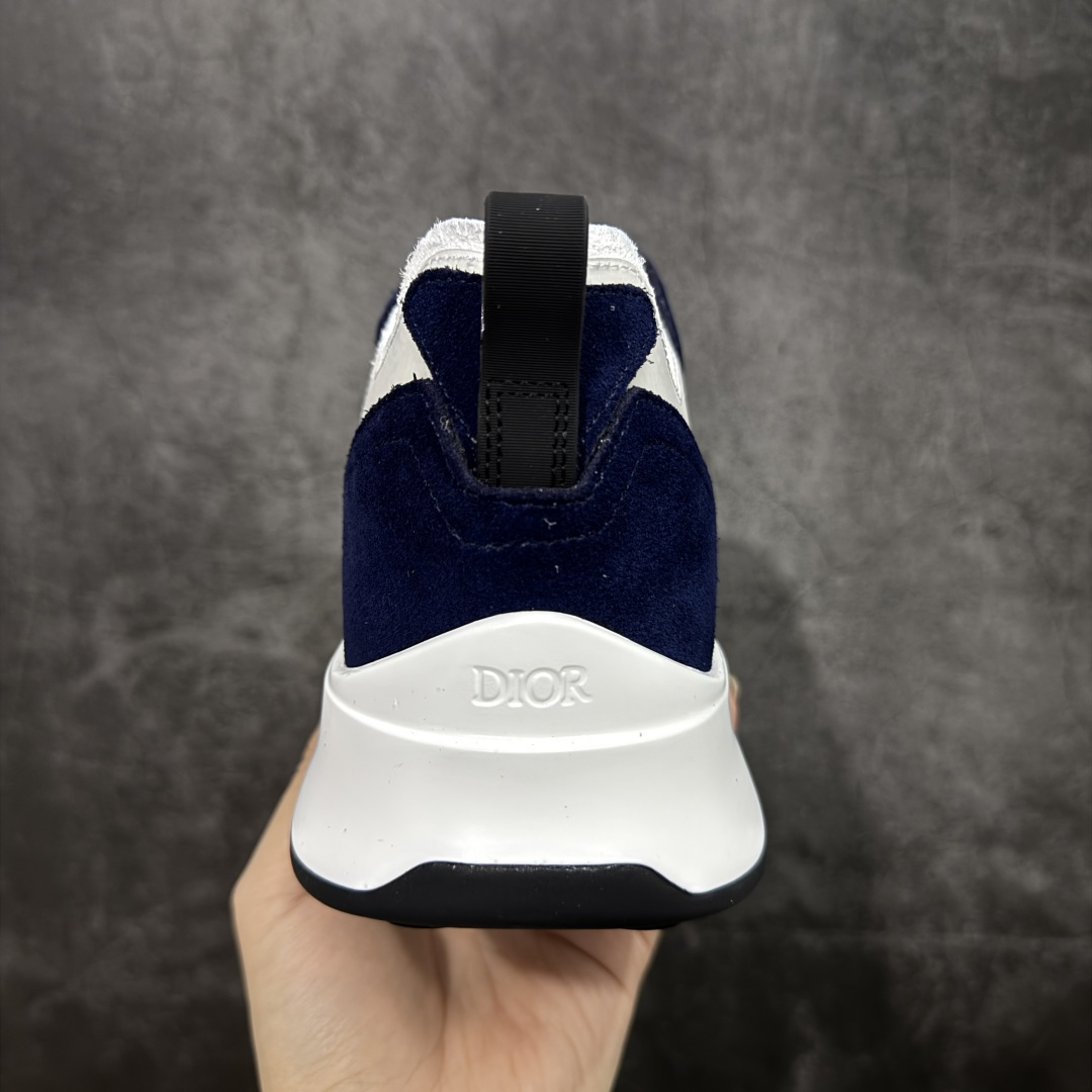 图片[4]-【广东礼盒版】Dior/迪奥 B25 Oblique Runner Sneaker 黑白 老爹风系带低帮透气休闲运动慢跑鞋 #原版购入开发 这款 B25 Runner运动鞋结合运动版型与 Dior 优雅的经典标识。采用迪奥灰和白色光滑牛皮革精心制作，饰以经典的米色和黑色 Oblique 印花提升格调。搭配白色纹理橡胶鞋底，可为各式休闲造型增添经典气质，更显精致 配送专柜精美包装，面料采用原版定制牛皮+Oblique 印花布 定制进口超细纤维 增高3.5CM 尺码：39 40 41 42 43 44 45 46-选品中心