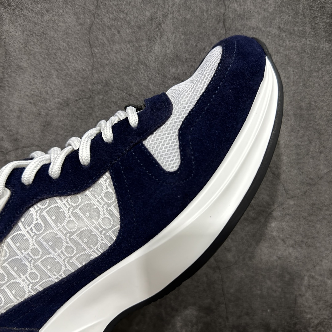 图片[6]-【广东礼盒版】Dior/迪奥 B25 Oblique Runner Sneaker 黑白 老爹风系带低帮透气休闲运动慢跑鞋 #原版购入开发 这款 B25 Runner运动鞋结合运动版型与 Dior 优雅的经典标识。采用迪奥灰和白色光滑牛皮革精心制作，饰以经典的米色和黑色 Oblique 印花提升格调。搭配白色纹理橡胶鞋底，可为各式休闲造型增添经典气质，更显精致 配送专柜精美包装，面料采用原版定制牛皮+Oblique 印花布 定制进口超细纤维 增高3.5CM 尺码：39 40 41 42 43 44 45 46-选品中心