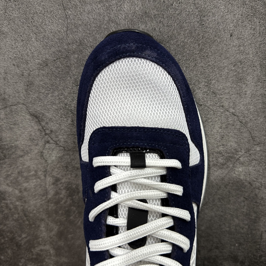 图片[5]-【广东礼盒版】Dior/迪奥 B25 Oblique Runner Sneaker 黑白 老爹风系带低帮透气休闲运动慢跑鞋 #原版购入开发 这款 B25 Runner运动鞋结合运动版型与 Dior 优雅的经典标识。采用迪奥灰和白色光滑牛皮革精心制作，饰以经典的米色和黑色 Oblique 印花提升格调。搭配白色纹理橡胶鞋底，可为各式休闲造型增添经典气质，更显精致 配送专柜精美包装，面料采用原版定制牛皮+Oblique 印花布 定制进口超细纤维 增高3.5CM 尺码：39 40 41 42 43 44 45 46-选品中心