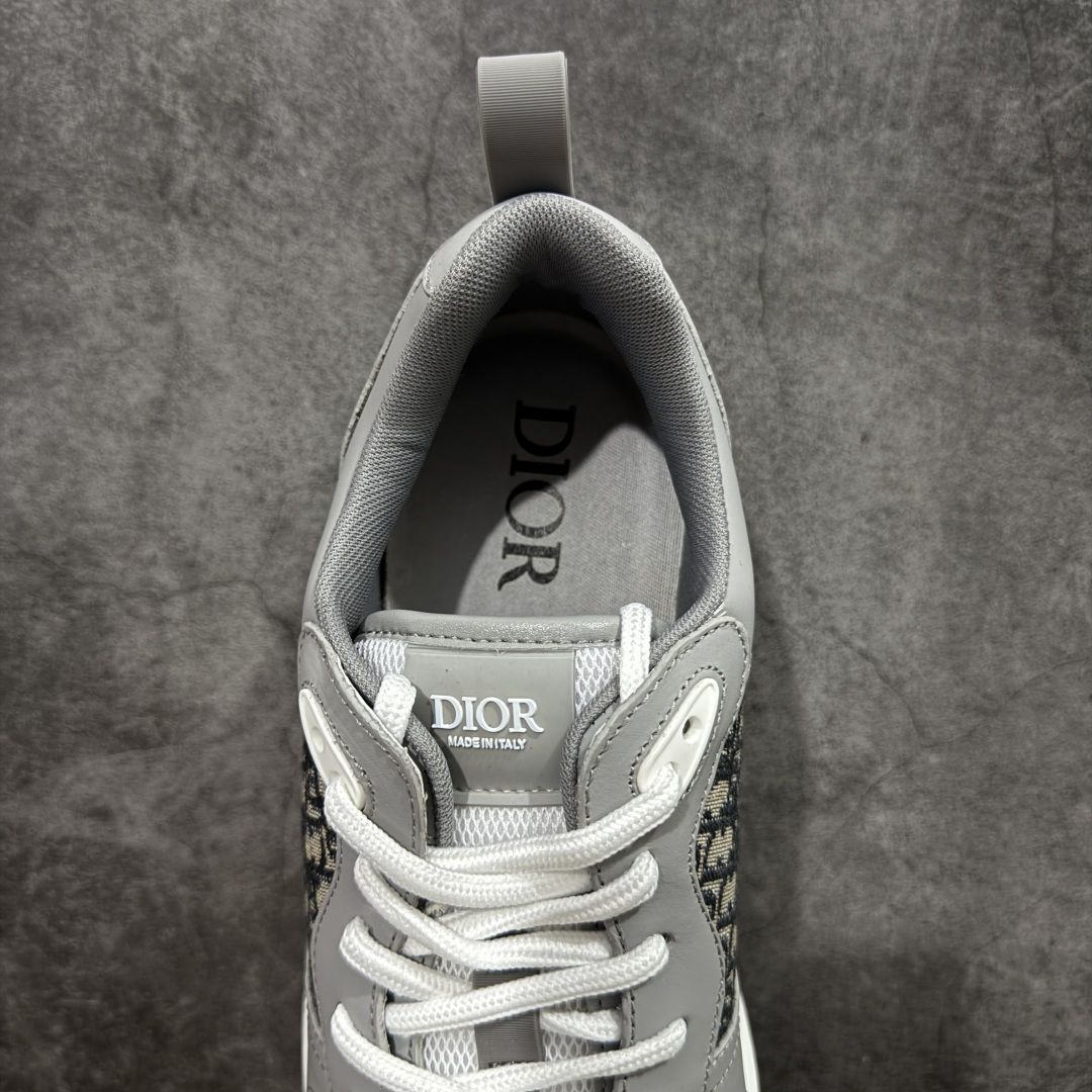图片[8]-【广东礼盒版】Dior/迪奥 B25 Oblique Runner Sneaker 黑白 老爹风系带低帮透气休闲运动慢跑鞋 #原版购入开发 这款 B25 Runner运动鞋结合运动版型与 Dior 优雅的经典标识。采用迪奥灰和白色光滑牛皮革精心制作，饰以经典的米色和黑色 Oblique 印花提升格调。搭配白色纹理橡胶鞋底，可为各式休闲造型增添经典气质，更显精致 配送专柜精美包装，面料采用原版定制牛皮+Oblique 印花布 定制进口超细纤维 增高3.5CM 尺码：39 40 41 42 43 44 45 46-选品中心