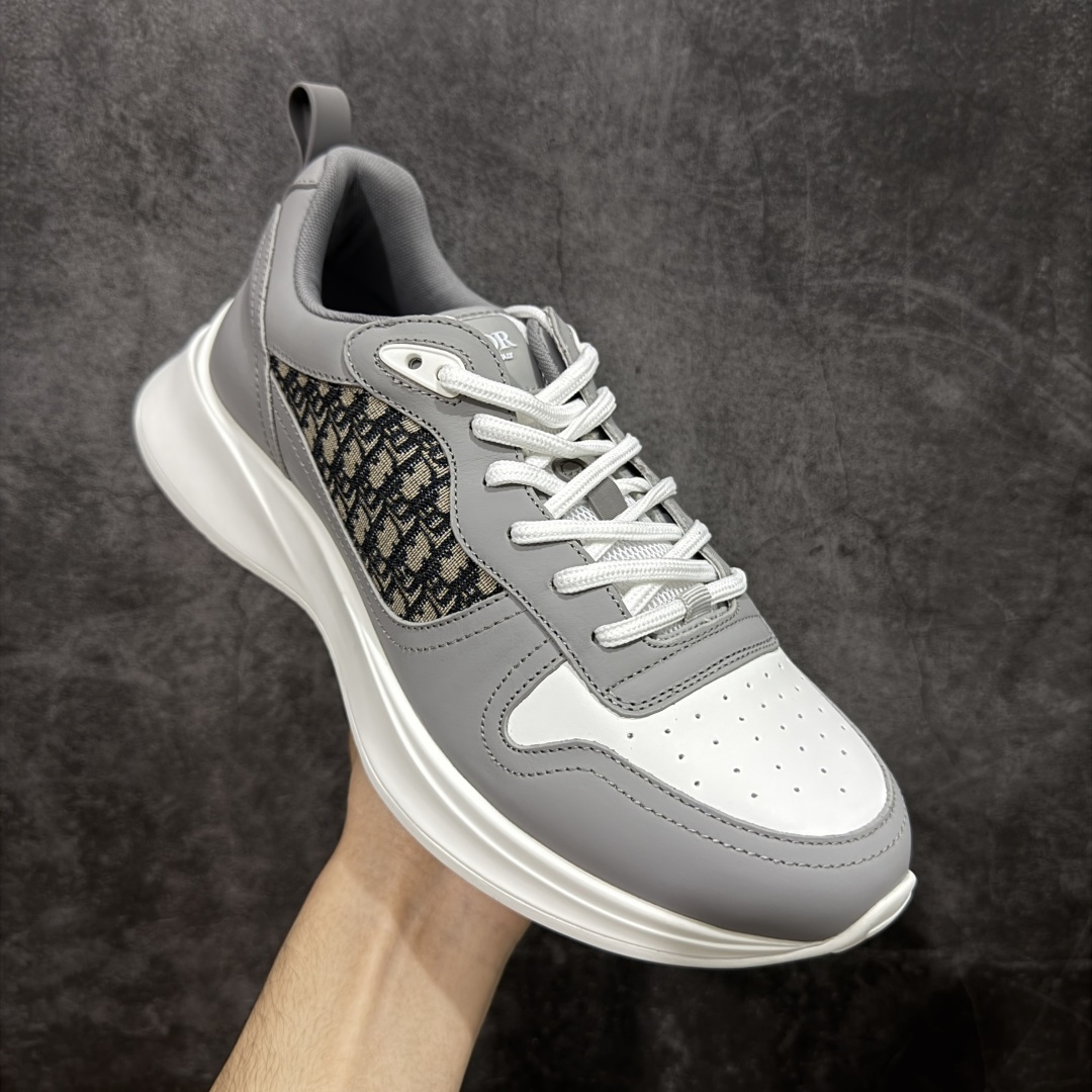 图片[3]-【广东礼盒版】Dior/迪奥 B25 Oblique Runner Sneaker 黑白 老爹风系带低帮透气休闲运动慢跑鞋 #原版购入开发 这款 B25 Runner运动鞋结合运动版型与 Dior 优雅的经典标识。采用迪奥灰和白色光滑牛皮革精心制作，饰以经典的米色和黑色 Oblique 印花提升格调。搭配白色纹理橡胶鞋底，可为各式休闲造型增添经典气质，更显精致 配送专柜精美包装，面料采用原版定制牛皮+Oblique 印花布 定制进口超细纤维 增高3.5CM 尺码：39 40 41 42 43 44 45 46-选品中心