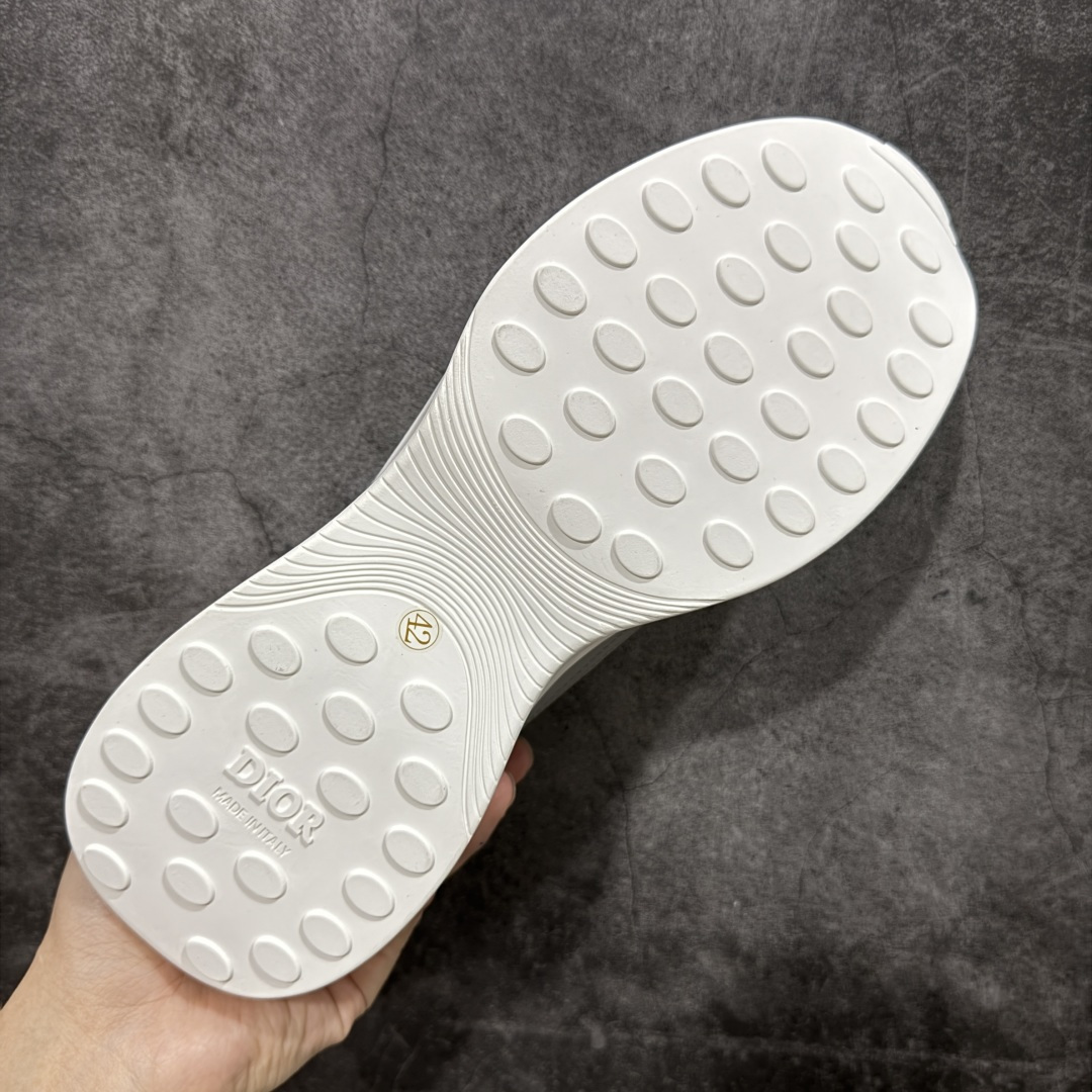 图片[9]-【广东礼盒版】Dior/迪奥 B25 Oblique Runner Sneaker 黑白 老爹风系带低帮透气休闲运动慢跑鞋 #原版购入开发 这款 B25 Runner运动鞋结合运动版型与 Dior 优雅的经典标识。采用迪奥灰和白色光滑牛皮革精心制作，饰以经典的米色和黑色 Oblique 印花提升格调。搭配白色纹理橡胶鞋底，可为各式休闲造型增添经典气质，更显精致 配送专柜精美包装，面料采用原版定制牛皮+Oblique 印花布 定制进口超细纤维 增高3.5CM 尺码：39 40 41 42 43 44 45 46-选品中心