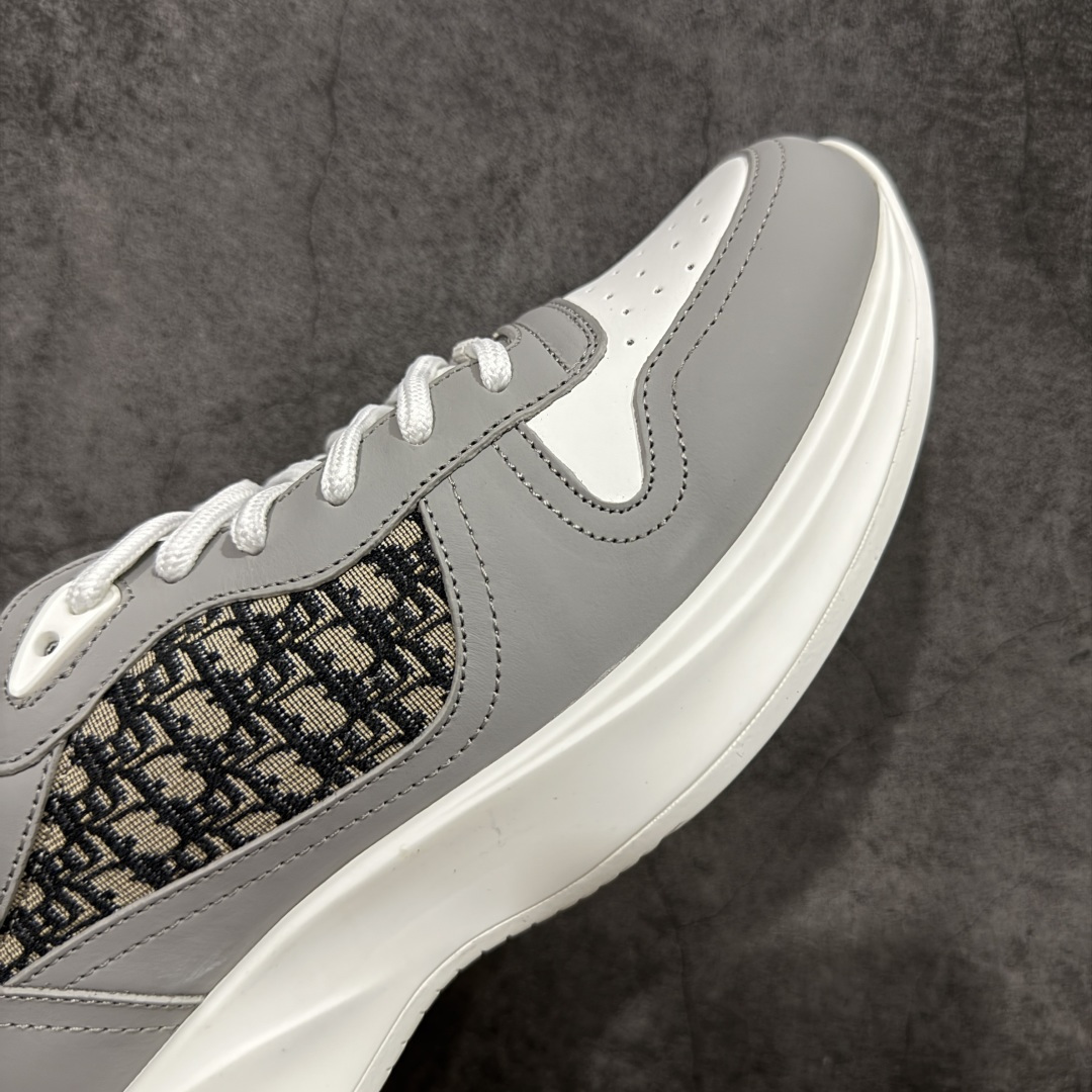 图片[6]-【广东礼盒版】Dior/迪奥 B25 Oblique Runner Sneaker 黑白 老爹风系带低帮透气休闲运动慢跑鞋 #原版购入开发 这款 B25 Runner运动鞋结合运动版型与 Dior 优雅的经典标识。采用迪奥灰和白色光滑牛皮革精心制作，饰以经典的米色和黑色 Oblique 印花提升格调。搭配白色纹理橡胶鞋底，可为各式休闲造型增添经典气质，更显精致 配送专柜精美包装，面料采用原版定制牛皮+Oblique 印花布 定制进口超细纤维 增高3.5CM 尺码：39 40 41 42 43 44 45 46-选品中心