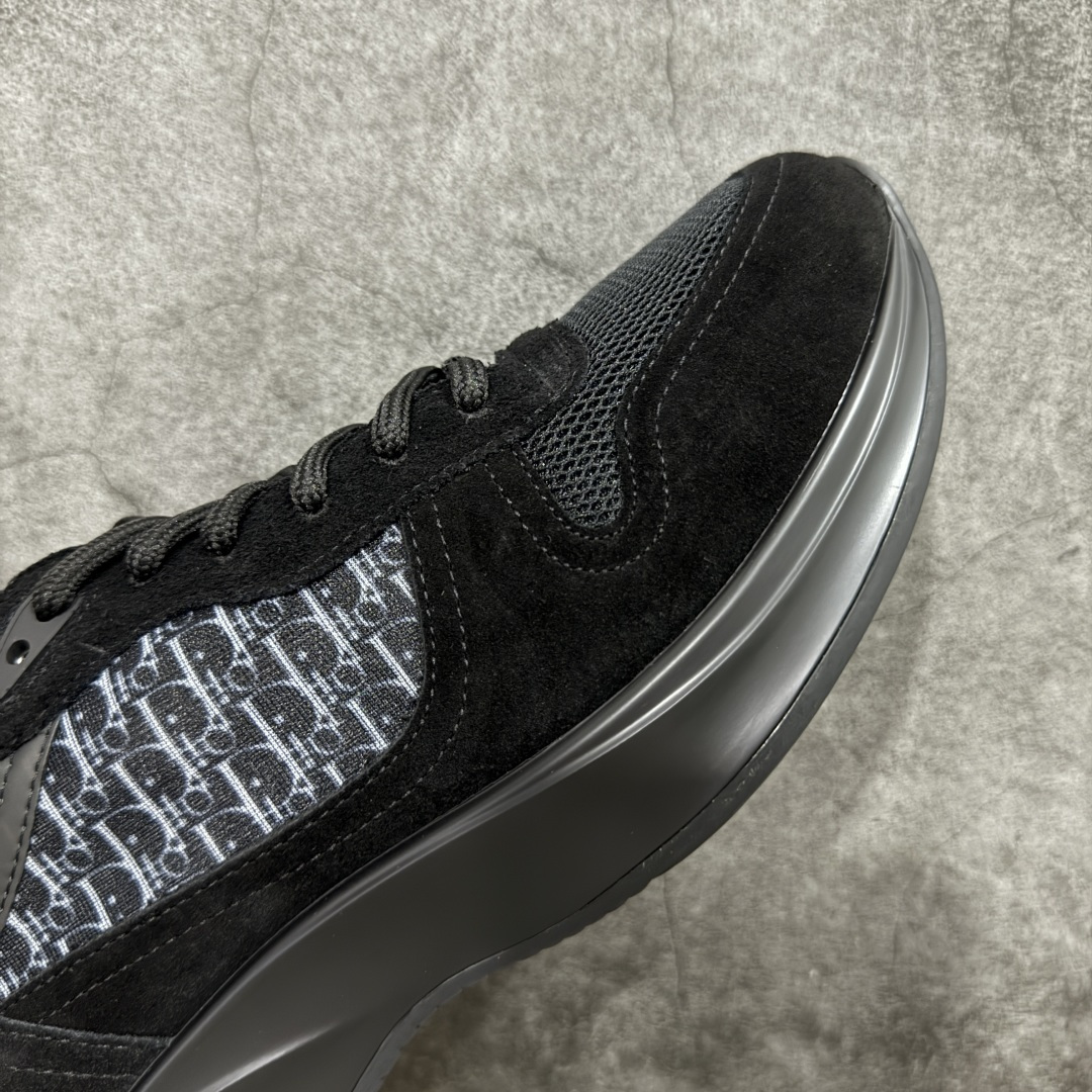 图片[6]-【广东礼盒版】Dior/迪奥 B25 Oblique Runner Sneaker 黑白 老爹风系带低帮透气休闲运动慢跑鞋 #原版购入开发 这款 B25 Runner运动鞋结合运动版型与 Dior 优雅的经典标识。采用迪奥灰和白色光滑牛皮革精心制作，饰以经典的米色和黑色 Oblique 印花提升格调。搭配白色纹理橡胶鞋底，可为各式休闲造型增添经典气质，更显精致 配送专柜精美包装，面料采用原版定制牛皮+Oblique 印花布 定制进口超细纤维 增高3.5CM 尺码：39 40 41 42 43 44 45 46-选品中心