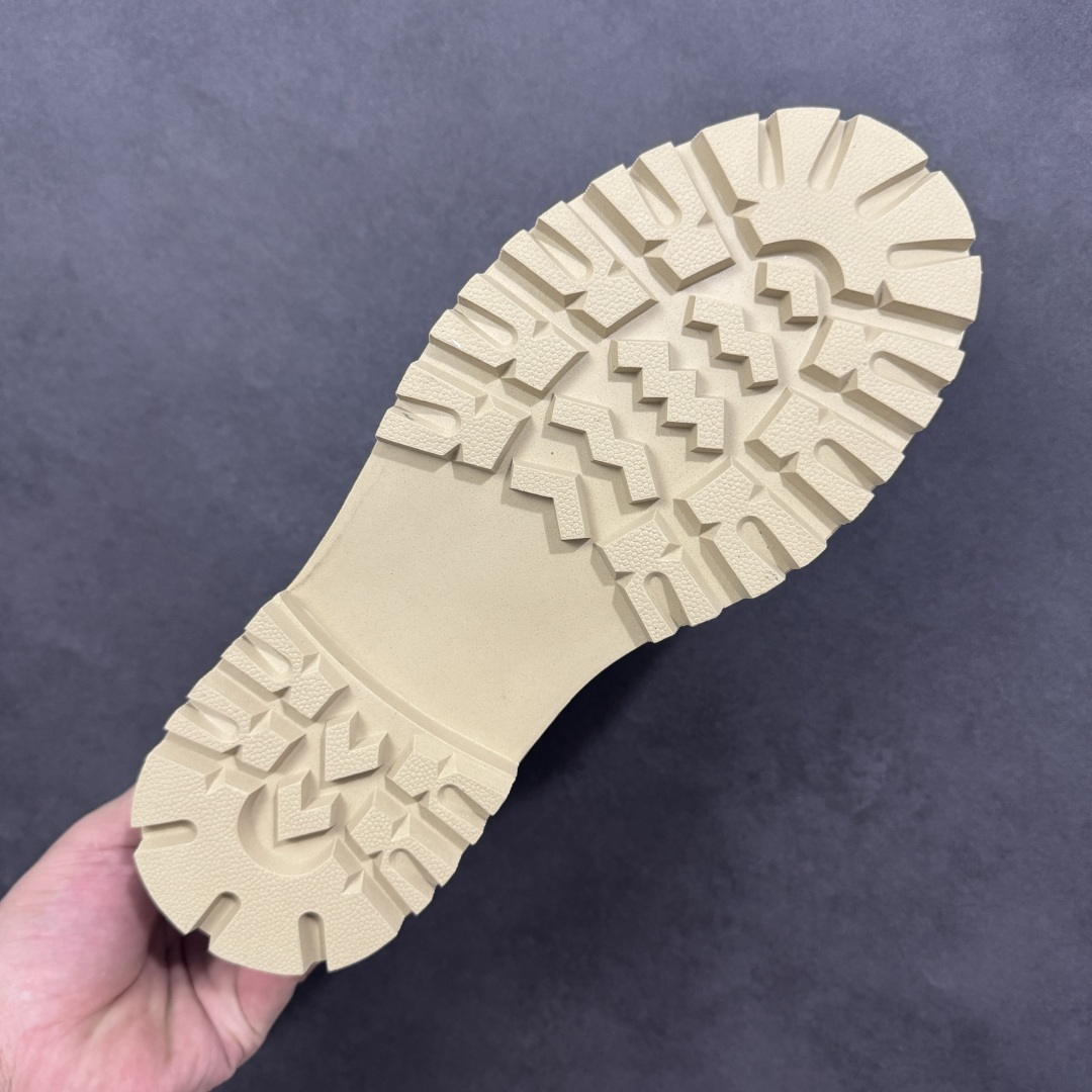 图片[9]-【广东纯原】2025秋冬Timberland 天伯伦/添柏岚经典高帮休闲男鞋 全新升级 广东大厂品质 原盒原包装 面料采用意大利顶级磨砂牛皮 搭配防臭防腐真皮乳胶鞋垫 给您完美的穿着体验 质量考究耐穿型男必备 专治不帅 高品质脚感一流 独家供应 颜色黑色 棕色 码数39 40 41 42 43 44 (皮鞋码) 编码：TLB260270-选品中心