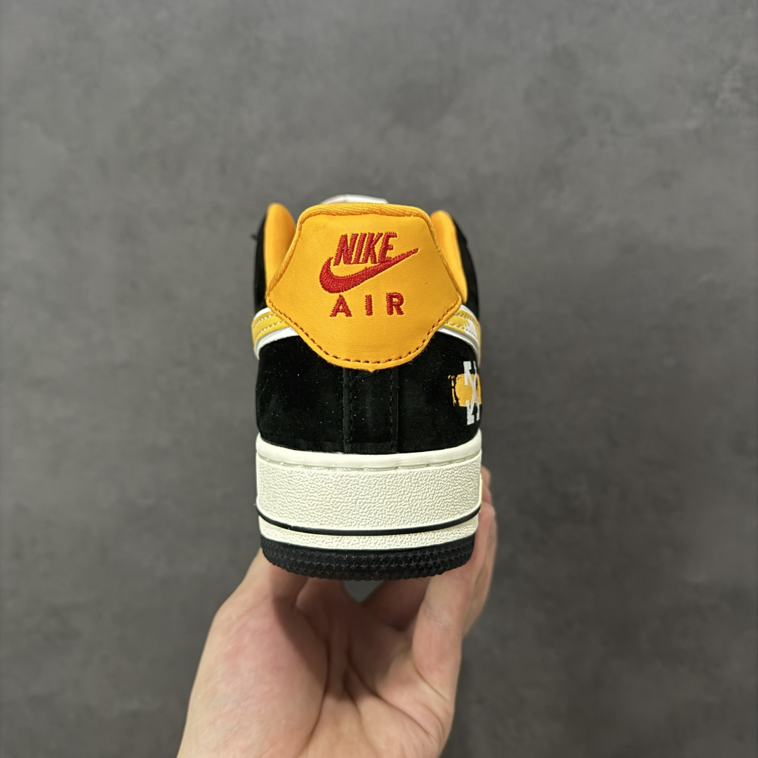 图片[4]-【定制版】NIke Air Force 1 \’07 Low “OFF-White联名——黑橙涂鸦”空军一号 低帮 运动鞋 休闲鞋 折边针车 工艺难度大 原楦头原纸板 原装鞋盒 定制五金配件 内置全掌气垫 原厂鞋底 货号：SY1388-001 尺码：36 36.5 37.5 38 38.5 39 40 40.5 41 42 42.5 43 44 44.5 45-选品中心