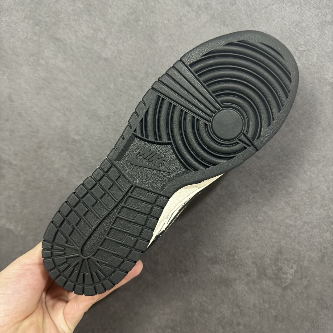 图片[9]-【定制版】Nike SB Dunk Low“Supreme联名——黑花勾” 周年高端定制 低帮休闲板鞋 定制鞋盒 大厂纯原品质出货 超高清洁度 皮料切割干净无任何毛边 细节完美 货号：XS6089-624 尺码： 36 36.5 37.5 38 38.5 39 40 40.5 41 42 42.5 43 44 44.5 45-选品中心