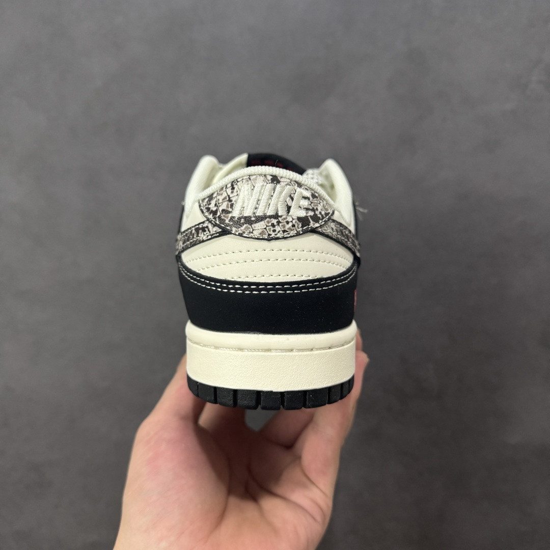 图片[4]-【定制版】Nike SB Dunk Low“Supreme联名——黑花勾” 周年高端定制 低帮休闲板鞋 定制鞋盒 大厂纯原品质出货 超高清洁度 皮料切割干净无任何毛边 细节完美 货号：XS6089-624 尺码： 36 36.5 37.5 38 38.5 39 40 40.5 41 42 42.5 43 44 44.5 45-选品中心