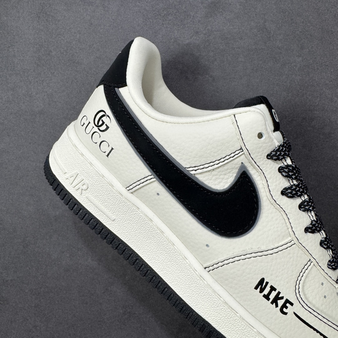 图片[6]-【定制版】Nike Air Force 1 \’07 Low “古驰联名——米黑线黑银勾”空军一号 高端定制 低帮 运动鞋 休闲鞋 折边针车 工艺难度大 原楦头原纸板 原装鞋盒 定制五金配件 内置全掌气垫 原厂鞋底 货号：KJ1688-020 尺码：36 36.5 37.5 38 38.5 39 40 40.5 41 42 42.5 43 44 44.5 45-选品中心