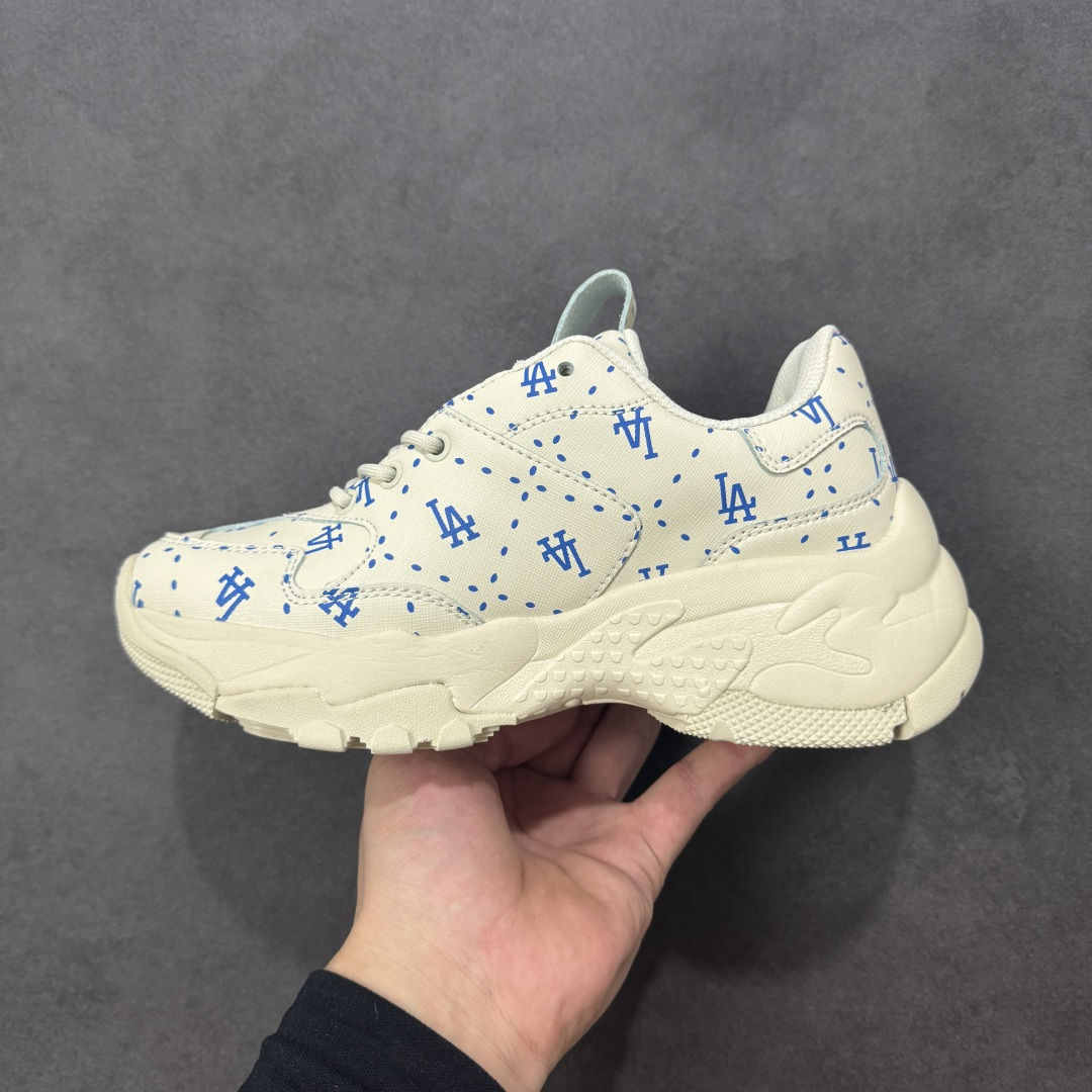 图片[2]-【纯原特价】MLB Chunky Dia Monogram 复古印花老爹鞋 后跟加厚 呵护脚后跟 立体保护软绵鞋口 轻松穿脱不磨脚 鞋头安全防撞包裹鞋头 符合人体结构 精心设计 行走柔软触感 鞋底耐磨性强 稳定性高 抓地更牢 不易打滑 进口纳米材质 原盒雷射防伪标 货号：3ASHMS13N 尺码：35-45-选品中心