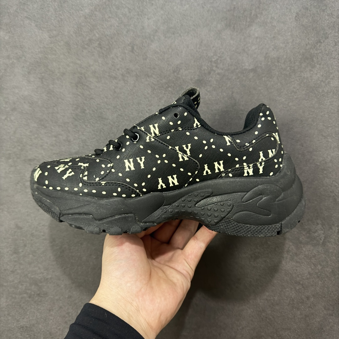 图片[2]-【纯原特价】MLB Chunky Dia Monogram 复古印花老爹鞋 后跟加厚 呵护脚后跟 立体保护软绵鞋口 轻松穿脱不磨脚 鞋头安全防撞包裹鞋头 符合人体结构 精心设计 行走柔软触感 鞋底耐磨性强 稳定性高 抓地更牢 不易打滑 进口纳米材质 原盒雷射防伪标 货号：3ASHMS13N 尺码：35-45-选品中心