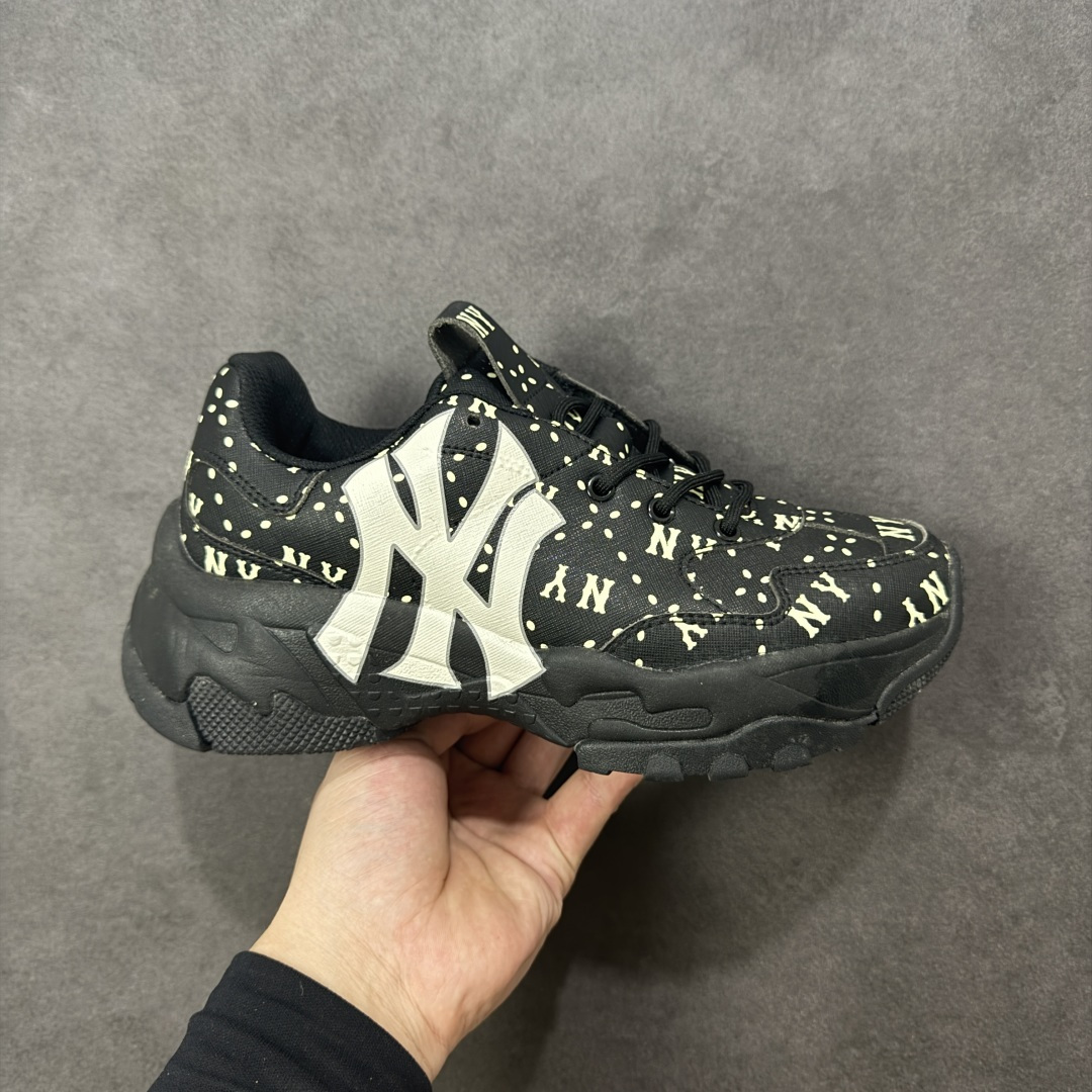 【纯原特价】MLB Chunky Dia Monogram 复古印花老爹鞋 后跟加厚 呵护脚后跟 立体保护软绵鞋口 轻松穿脱不磨脚 鞋头安全防撞包裹鞋头 符合人体结构 精心设计 行走柔软触感 鞋底耐磨性强 稳定性高 抓地更牢 不易打滑 进口纳米材质 原盒雷射防伪标 货号：3ASHMS13N 尺码：35-45-选品中心