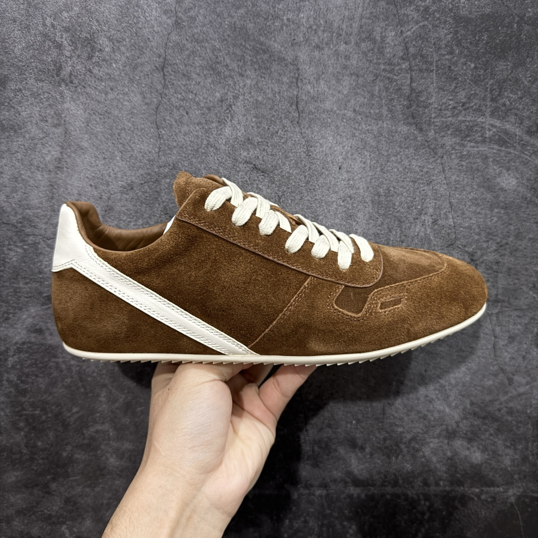 【佛山超A版】2025 Rick Owens Minimal 欧文斯新款情侣款复古板鞋黑暗系 休闲运动鞋 原版购入开发 做货 掌握时尚的默契，采用全粒面小牛皮，散发出品质与独特设计的高级光芒。每一寸的小牛皮，都是奢华的代名词，触感柔软，充满贵族气息。这不仅仅是一款材质，更是对时尚品位的完美追求。搭配你的潮流穿搭，瞬间让整体品质提升。 鞋面：原版定制进口反绒皮➕粒面小牛皮 内里：进口丝绸羊皮 大底：原版开模橡胶大底 尺码：39-45-选品中心