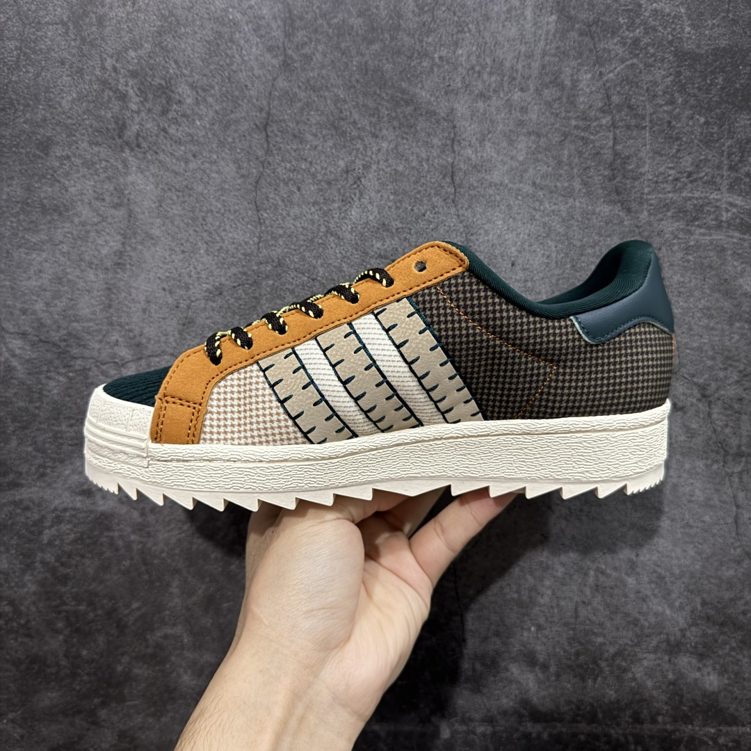 图片[2]-【公司级】 CLOT x adidas originals SUPERSTAR PATCHWORK 舒适百搭 鸳鸯 生活休闲鞋 男女同款 米棕 Adidas Originals Superstar 冠希联名 贝壳头休闲板鞋 独家控货 平台正单 全鞋百分百原材料 全鞋电脑针车 Logo针车间距针数原版一致 皮料切割冲裁零瑕疵 原鞋一致含胶量大底 原盒中文内外标 大几率过验 不对比市面只对比原鞋 只服务最高端市 货号：JR6490 尺码：35 36 36.5 37 38 38.5 39 40 40.5 41 42 42.5 43 44 45-选品中心