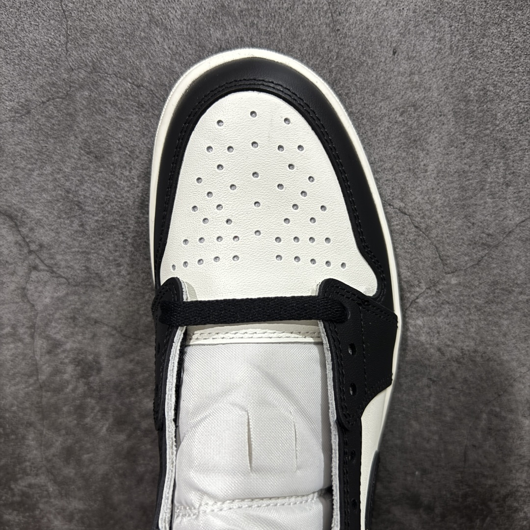 图片[5]-【原厂版】Air Jordan 1 AJ1 黑棕低帮小摩卡倒钩 CZ0790-102 超级强悍品质 可对比市场各大纯原版本 专业aj大厂出品 对细节的把控毋庸置疑 材料也是用最接近原鞋的头层皮料 所有地方都没有做到减配 原厂鞋楦打造完美鞋型 整体鞋型以及后跟做的弧度做的非常好 鞋带为原厂打蜡鞋带 粗细程度同步原鞋 裁片清洁度到位 无明显瑕疵毛边 免修产品 正确针车 该重针 该有尖角的地方都有做到 鞋价格非常香 转手可闭眼卖高价 到手各位就知道货有多好 绝对秒杀一切同价格货品 尺码：40-47.5-选品中心