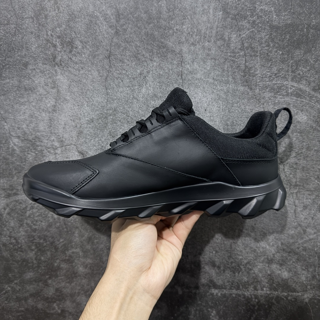 图片[2]-【公司级】ECCO爱步跑步鞋百搭舒适 秋冬新款厚底休闲运动鞋男鞋 灵动系列 黄景瑜同款 品质牛皮鞋面，轻盈柔韧 具有良好的透气性 细腻柔软 简约系带设计 可自由调节松紧 贴合脚型 PU泡沫橡胶大底 抓地力强 具有良好的防滑耐磨性 时尚简约 休闲百搭 尺码：39 40 41 42 43 44 （皮鞋码）-选品中心