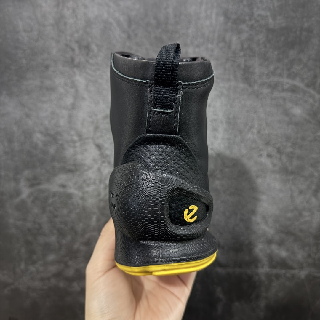 图片[4]-【广东纯原】Ecco爱步 Biom C 牛皮 轻盈舒适及踝高帮户外靴 ECCO以三大核心特征为依托：北欧设计风格、鞋履制作、积极的生活方式。北欧设计风格：北欧设计特点是独特、有格调、实用和简约，并且品质优良。鞋履制作：ECCO钟爱鞋履制作以及一切与鞋履制作相关的事物。积极的生活方式：ECCO的创始人希望制作出的鞋履无需磨合，即可完美贴合脚型，帮助人们享受行走的乐趣。ECCO的成功源自其产品质量和创新的技术水平，恪守“鞋遵循双足”的设计理念，将的舒适度和风格融为一体。ECCO跑遍全世界寻找创新的原料。从制革制鞋一体化的设置，源头上控制皮革质量，确保对人体无害。 尺码：38 39 40 41 42 43 44 （皮鞋码）-选品中心