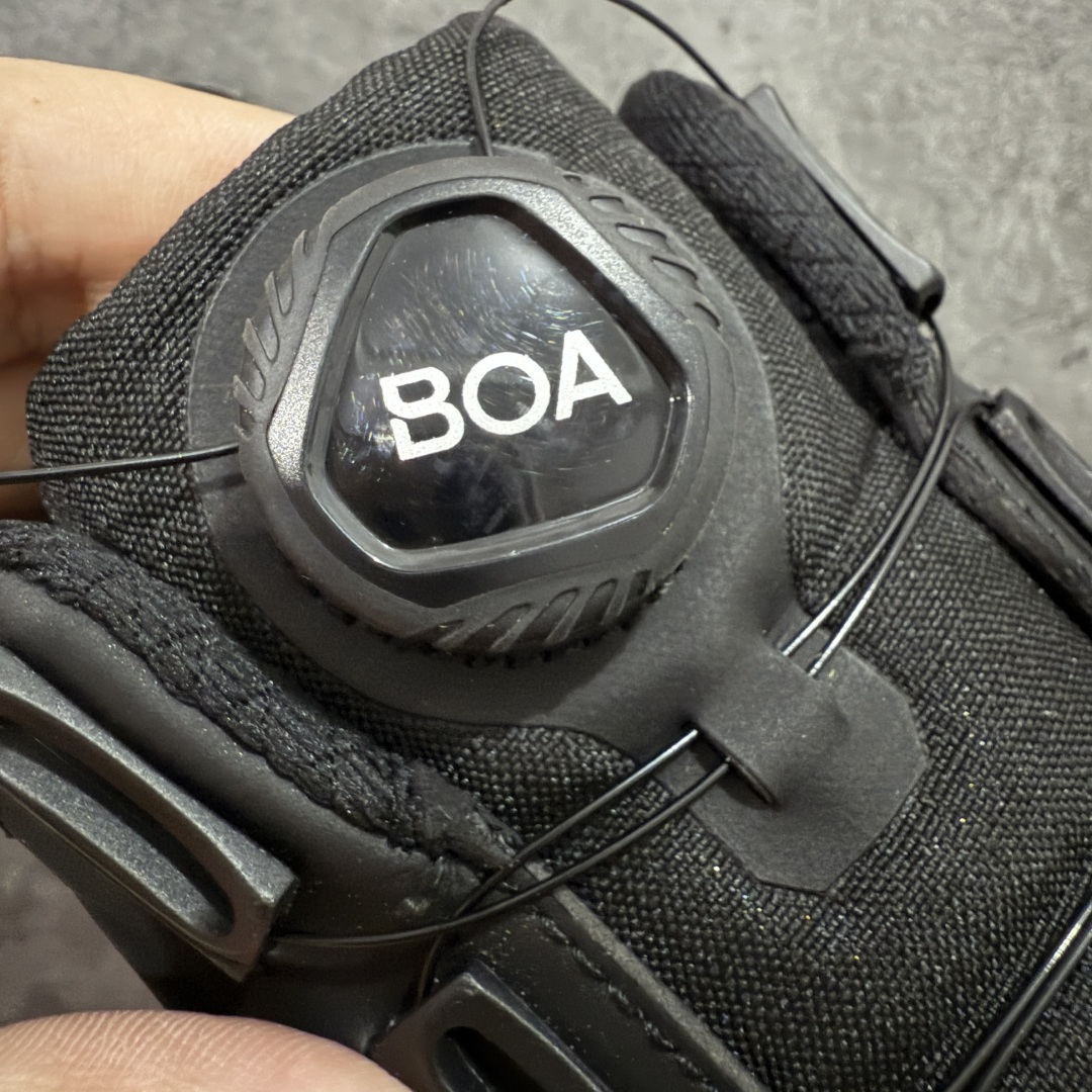 图片[5]-【公司级】DESCENTE BOA 迪桑特缓时尚休闲运动覆盖防水男子越野跑鞋 内里加绒 官方同步 正确细节 正确白色标 正确米其林大底 区别市场错版 适合技术路线单日徒步穿着 aeriosflgtx鞋受到长途野外跑步鞋的启发，适合在变化的地形上进行快速轻快的徒步旅行穿着，舒适而有支撑性，使您充满信心。 该设计与脚部融为一体，可最大限度地减少摩擦，鞋面gore-tex保护膜具有超强防水效果，采用gore隐形适体(invisiblefit)技术，更轻薄舒适。鞋子鞋外底结构vibram®橡胶化合材料，防滑耐磨耐用，tpu鞋头可防磨损，压缩eva泡沫内底以及一体的tpu铁芯提高了灵活性和稳定性。这是一款集功能，户外，颜值于一体的超强登山鞋，强烈推荐💪🏻 尺码： 39-45-选品中心