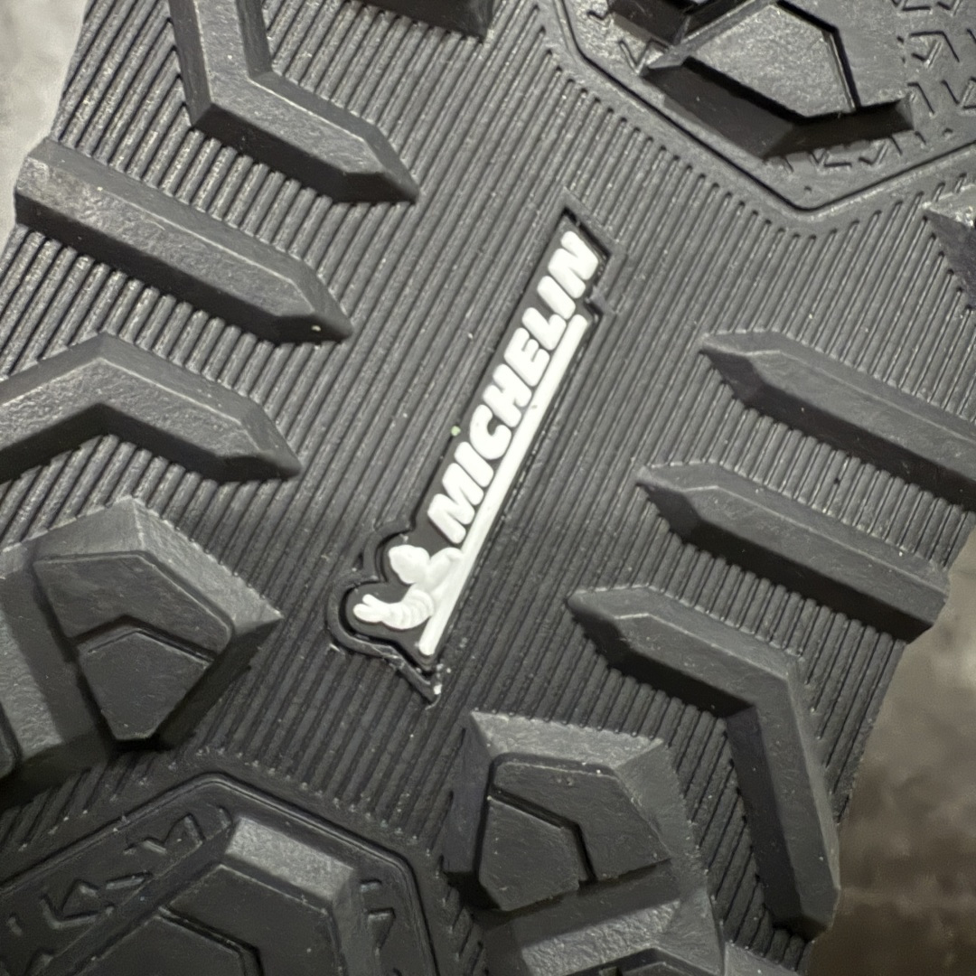 图片[7]-【公司级】DESCENTE BOA 迪桑特缓时尚休闲运动覆盖防水男子越野跑鞋 内里加绒 官方同步 正确细节 正确白色标 正确米其林大底 区别市场错版 适合技术路线单日徒步穿着 aeriosflgtx鞋受到长途野外跑步鞋的启发，适合在变化的地形上进行快速轻快的徒步旅行穿着，舒适而有支撑性，使您充满信心。 该设计与脚部融为一体，可最大限度地减少摩擦，鞋面gore-tex保护膜具有超强防水效果，采用gore隐形适体(invisiblefit)技术，更轻薄舒适。鞋子鞋外底结构vibram®橡胶化合材料，防滑耐磨耐用，tpu鞋头可防磨损，压缩eva泡沫内底以及一体的tpu铁芯提高了灵活性和稳定性。这是一款集功能，户外，颜值于一体的超强登山鞋，强烈推荐💪🏻 尺码： 39-45-选品中心