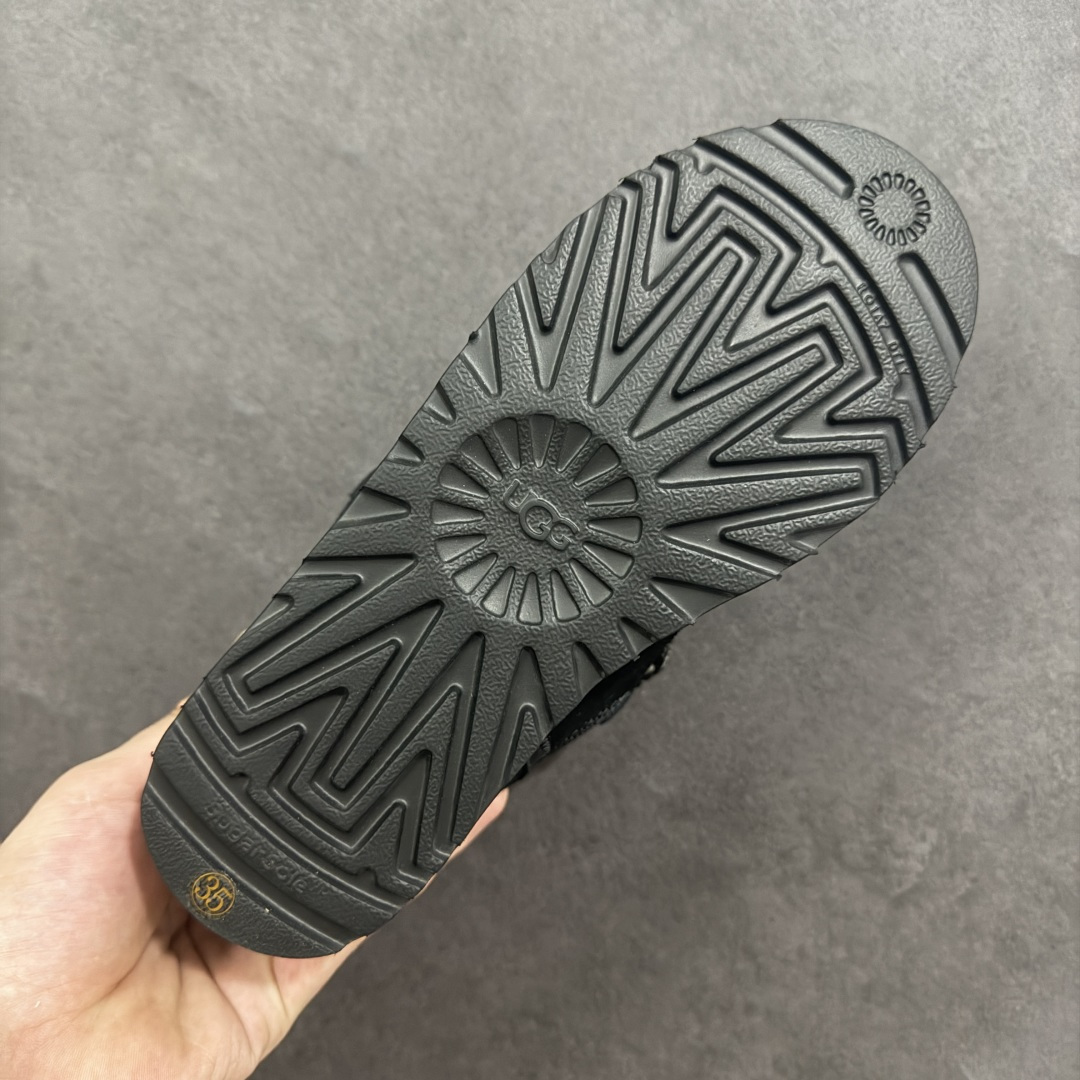 图片[9]-【X1纯原】市面顶级版本25新款UGG梅尔低帮面包鞋雪地靴1144032 广州外贸大厂生产鞋头到鞋垫真羊皮毛一体独立外盒包装芯片带防水工艺区别市面任何版本 独立原版开发大底羊绒鞋垫冬季保暖外出家居都是很适合的选择近年uug推出款式系列局部偏向年轻消费者喜好也走到时尚潮流穿搭的前沿鞋身材质防泼水涂层翻毛皮鞋面17毫米UGGPURE™植入式羊毛内底轻便防滑舒适橡胶外底带有品牌LOGO商标带全套包装 尺码：353637383940-选品中心