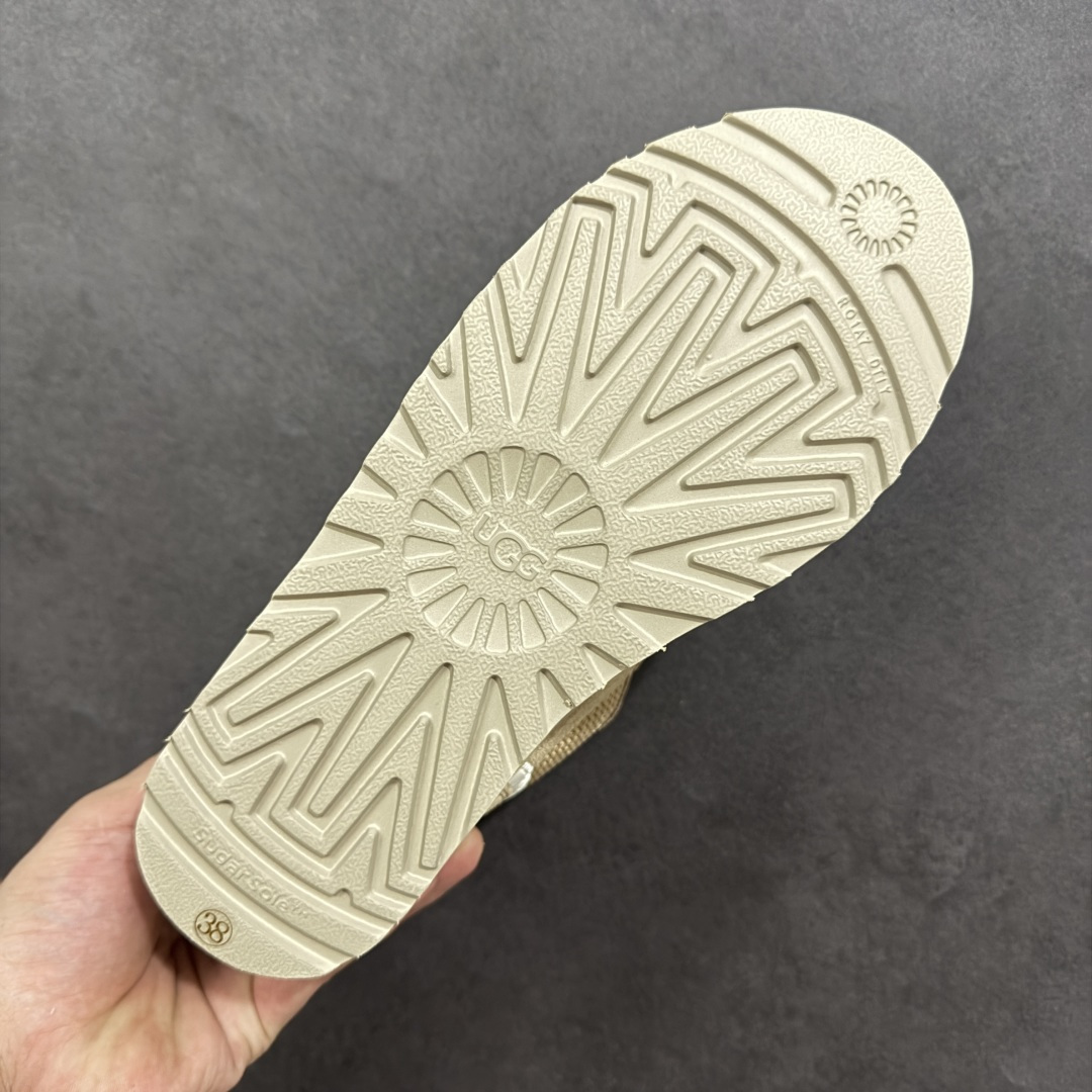 图片[9]-【X1纯原】市面顶级版本25新款UGG梅尔低帮面包鞋雪地靴1144032 广州外贸大厂生产鞋头到鞋垫真羊皮毛一体独立外盒包装芯片带防水工艺区别市面任何版本 独立原版开发大底羊绒鞋垫冬季保暖外出家居都是很适合的选择近年uug推出款式系列局部偏向年轻消费者喜好也走到时尚潮流穿搭的前沿鞋身材质防泼水涂层翻毛皮鞋面17毫米UGGPURE™植入式羊毛内底轻便防滑舒适橡胶外底带有品牌LOGO商标带全套包装 尺码：353637383940-选品中心