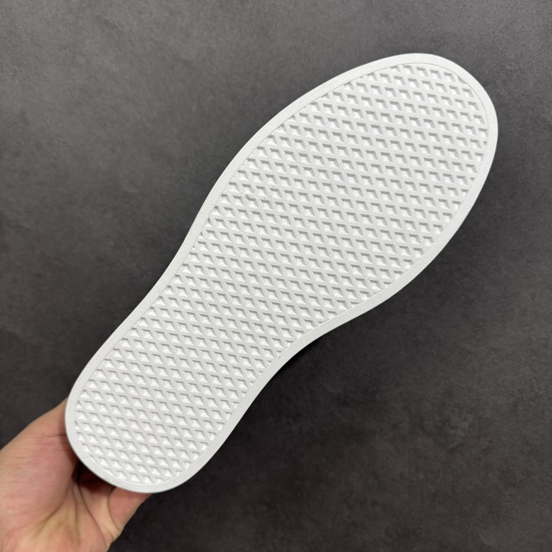 图片[9]-【公司级】Ecco 爱步 2022新款柔酷7号系列低帮百搭休闲板鞋 #黄景瑜同款 专柜热销款 1：1复刻 纯手工打造 质感妥妥的 ！鞋面采用进口小牛皮+透气头层猪皮里，鞋底采用高端顶级TPR环保科技材料 磨具贴合鞋底给你不一样的缓力性能 特点 舒适 增强运动性 高端大气时尚不失稳重 值得推荐！ 货号：983257-01001 尺码：38 39 40 41 42 43 44 皮鞋码-选品中心