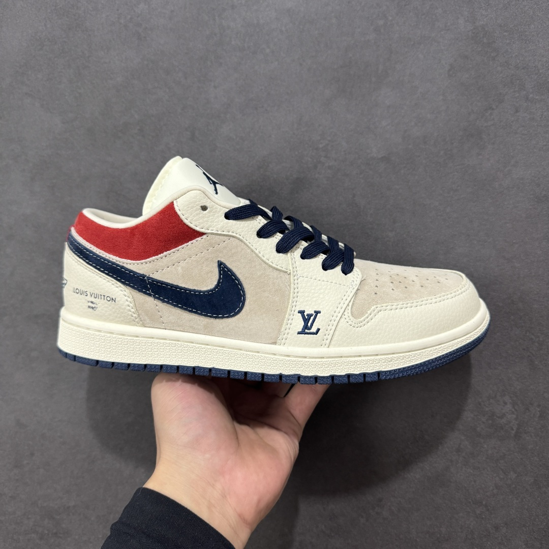 【定制版】高端定制Air Jordan 1 Low AJ1 乔1 “路易威登联名—米白红蓝猪八”高端定制 低帮复古篮球鞋 #定制鞋盒 大厂纯原品质出货 超高清洁度 皮料切割干净无任何毛边 细节完美 货号:LD8888-009 尺码:36 36.5 37.5 38 38.5 39 40 40.5 41 42 42.5 43 44 44.5 45 编码:HXSB330340-选品中心