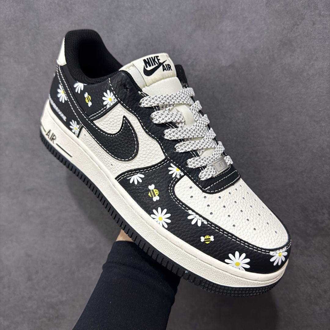 图片[3]-【定制版】Nike Air Force 1\’07 Low 小雏菊 空军一号低帮休闲板鞋  #原楦头原纸板 原装鞋盒 定制五金配件 内置全掌气垫 原厂鞋底 货号：JP8028-004  尺码：36 36.5 37.5 38 38.5 39 40 40.5 41 42 42.5 43 44 44.5 45-选品中心