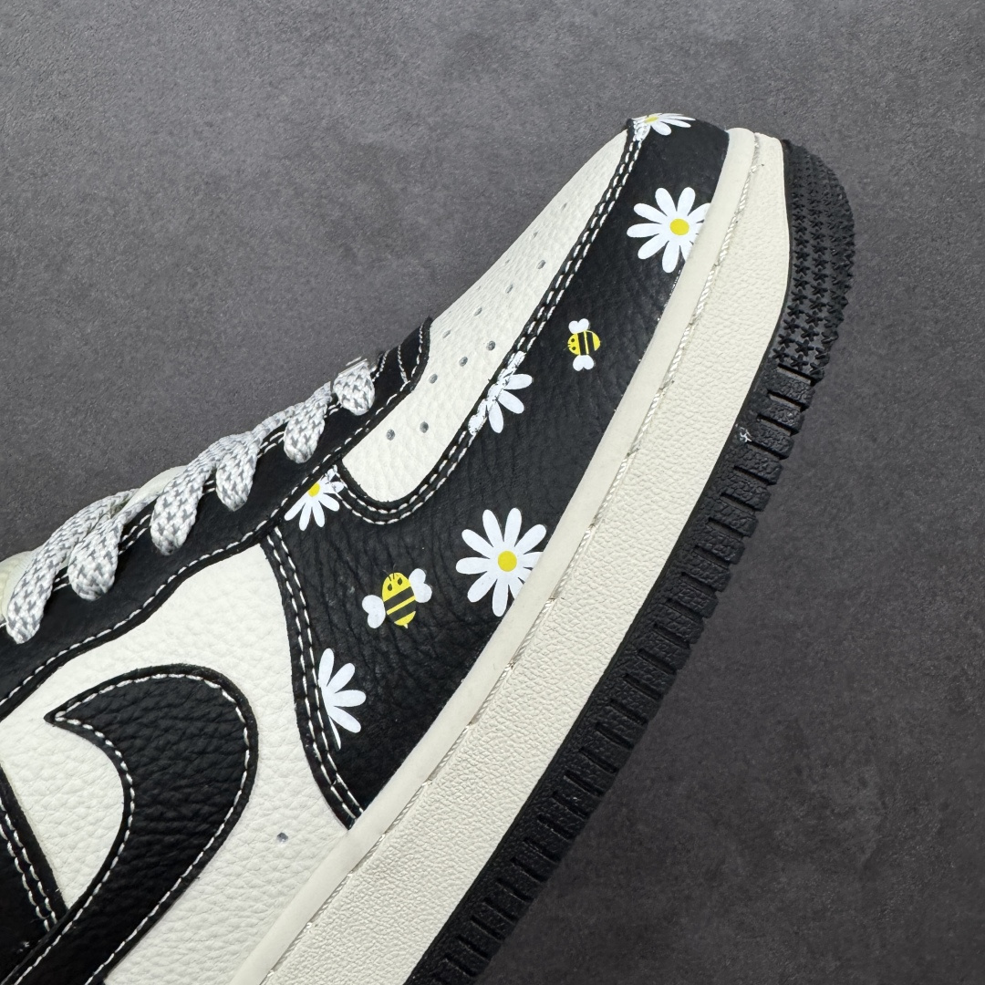 图片[5]-【定制版】Nike Air Force 1\’07 Low 小雏菊 空军一号低帮休闲板鞋  #原楦头原纸板 原装鞋盒 定制五金配件 内置全掌气垫 原厂鞋底 货号：JP8028-004  尺码：36 36.5 37.5 38 38.5 39 40 40.5 41 42 42.5 43 44 44.5 45-选品中心
