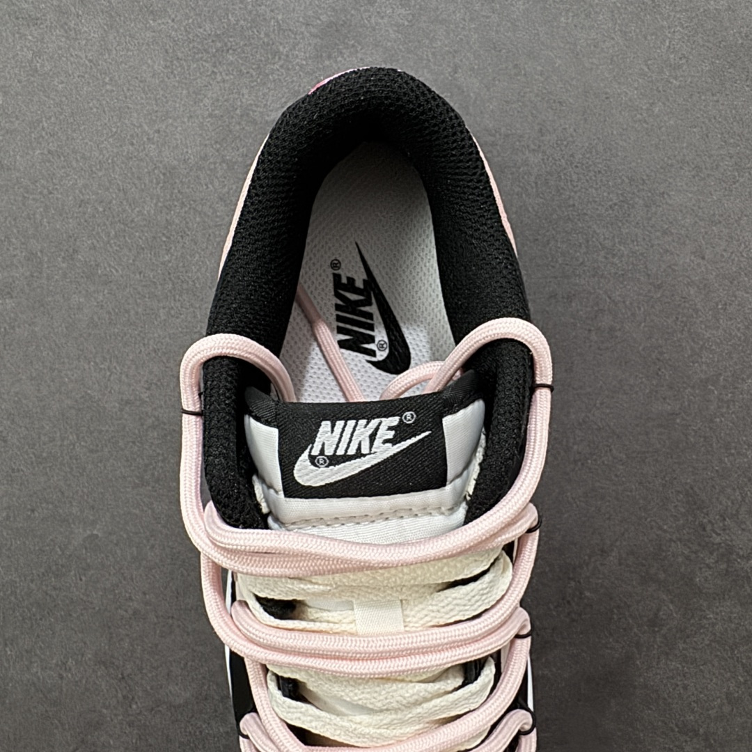 图片[7]-【定制版】Nike Dunk Low 莓莓熊 黑粉 当甜美的莓果粉，遇见深邃的夜幕黑，谱写出一份给少女心的温柔情书。鞋身如同被莓果汁液浸染过的晨曦，侧翼的粉色Swoosh是划过天际的灵动轨迹。独特的鞋带系统，系住的是不拘一格的个性，它懂得你的甜美，更欣赏你的酷。 货号： DD1503-101 尺码： 35.5 36 36.5 37.5 38 38.5 39 40 编码：HXSB290300-选品中心