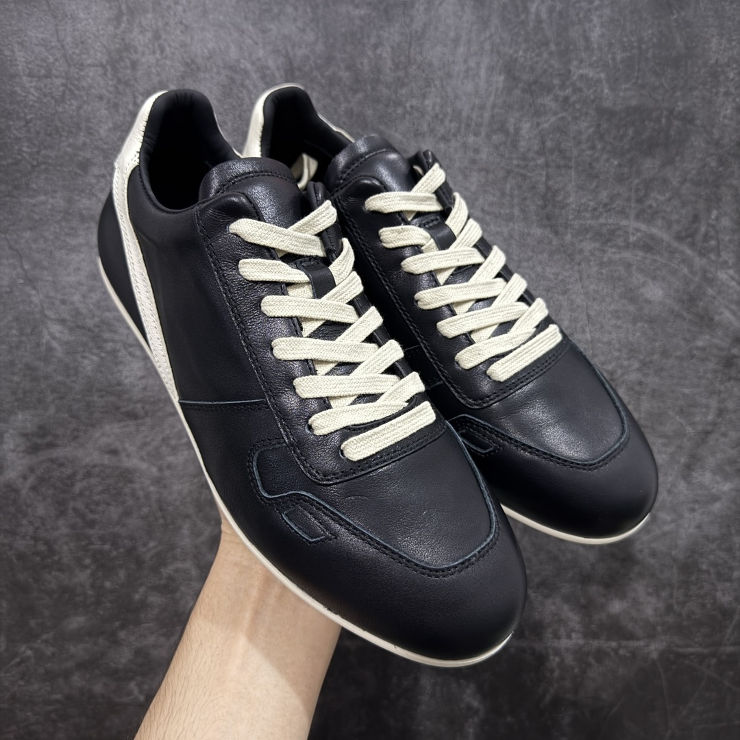 【佛山超A版】2025 Rick Owens Minimal 欧文斯新款情侣款复古板鞋黑暗系 休闲运动鞋 原版购入开发 做货 掌握时尚的默契,采用全粒面小牛皮,散发出品质与独特设计的高级光芒。每一寸的小牛皮,都是奢华的代名词,触感柔软,充满贵族气息。这不仅仅是一款材质,更是对时尚品位的完美追求。搭配你的潮流穿搭,瞬间让整体品质提升。 鞋面:原版定制进口反绒皮➕粒面小牛皮 内里:进口丝绸羊皮 大底:原版开模橡胶大底 尺码:39-45-选品中心