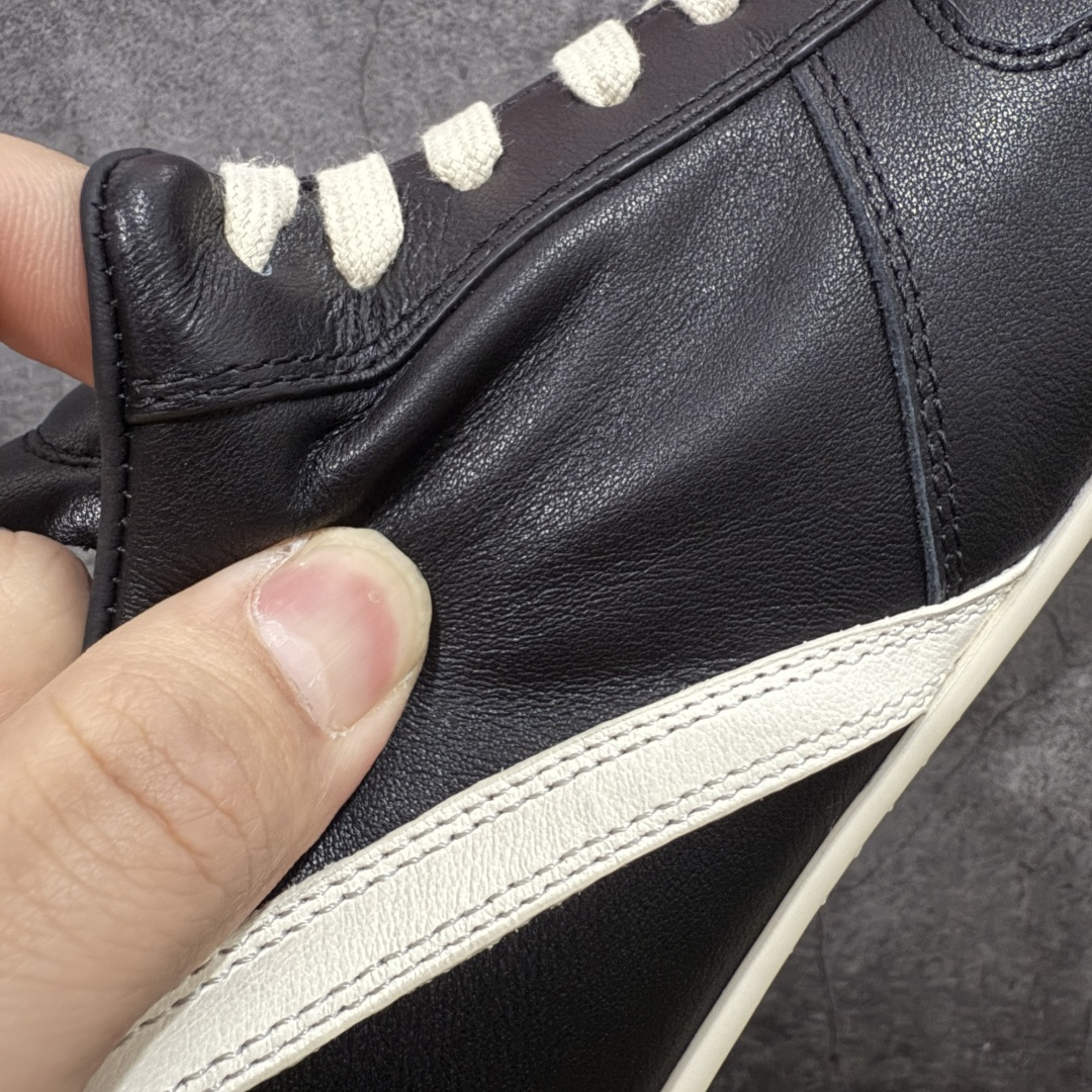 图片[3]-【佛山超A版】2025 Rick Owens Minimal 欧文斯新款情侣款复古板鞋黑暗系 休闲运动鞋 原版购入开发 做货 掌握时尚的默契，采用全粒面小牛皮，散发出品质与独特设计的高级光芒。每一寸的小牛皮，都是奢华的代名词，触感柔软，充满贵族气息。这不仅仅是一款材质，更是对时尚品位的完美追求。搭配你的潮流穿搭，瞬间让整体品质提升。 鞋面：原版定制进口反绒皮➕粒面小牛皮 内里：进口丝绸羊皮 大底：原版开模橡胶大底 尺码：39-45-选品中心