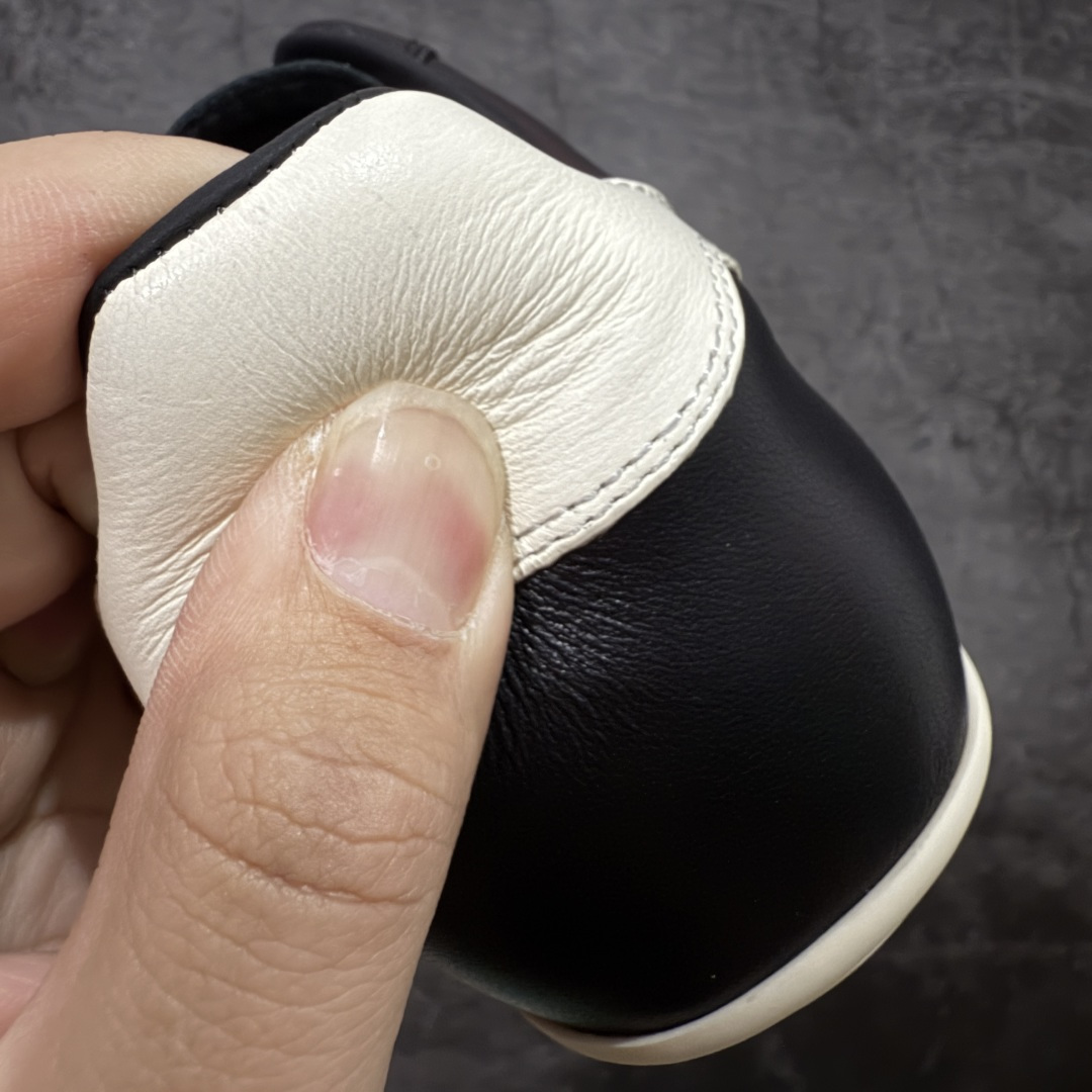 图片[2]-【佛山超A版】2025 Rick Owens Minimal 欧文斯新款情侣款复古板鞋黑暗系 休闲运动鞋 原版购入开发 做货 掌握时尚的默契，采用全粒面小牛皮，散发出品质与独特设计的高级光芒。每一寸的小牛皮，都是奢华的代名词，触感柔软，充满贵族气息。这不仅仅是一款材质，更是对时尚品位的完美追求。搭配你的潮流穿搭，瞬间让整体品质提升。 鞋面：原版定制进口反绒皮➕粒面小牛皮 内里：进口丝绸羊皮 大底：原版开模橡胶大底 尺码：39-45-选品中心