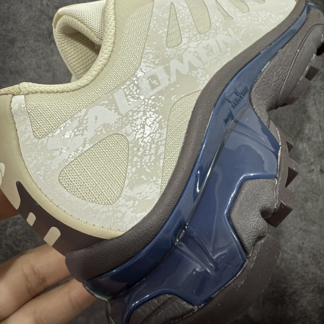 图片[3]-【莞产渠道】Salomon 萨洛蒙 XT-4 OG 复古机能跑鞋 米白棕 478770 经典户外产品 将初代XT 系列越野鞋面与重装徒步QUSET 4D中底融合呈现全新产品 鞋面拥有“SENSIFIT QUICKLACE ”双重组合 搭载 代表性的 4D ADVENCED CHASSIS 鞋底底盘 具备稳定 抓地 防护的综合特性 尺码：36 36.5 37.5 38 38.5 39 40 40.5 41 42 42.5 43 44 44.5 45-选品中心