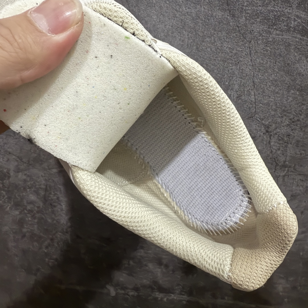 图片[8]-【莞产渠道】Salomon 萨洛蒙 XT-4 OG 复古机能跑鞋 米白棕 478770 经典户外产品 将初代XT 系列越野鞋面与重装徒步QUSET 4D中底融合呈现全新产品 鞋面拥有“SENSIFIT QUICKLACE ”双重组合 搭载 代表性的 4D ADVENCED CHASSIS 鞋底底盘 具备稳定 抓地 防护的综合特性 尺码：36 36.5 37.5 38 38.5 39 40 40.5 41 42 42.5 43 44 44.5 45-选品中心