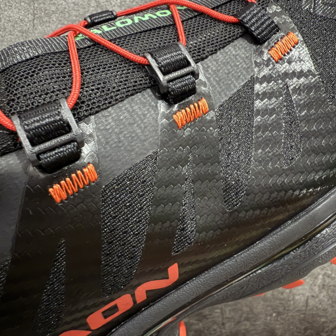 图片[4]-【莞产渠道】Salomon 萨洛蒙 XT-4 OG 复古机能跑鞋 蛇年限定黑红 经典户外产品 将初代XT 系列越野鞋面与重装徒步QUSET 4D中底融合呈现全新产品 鞋面拥有“SENSIFIT QUICKLACE ”双重组合 搭载 代表性的 4D ADVENCED CHASSIS 鞋底底盘 具备稳定 抓地 防护的综合特性 尺码：36 36.5 37.5 38 38.5 39 40 40.5 41 42 42.5 43 44 44.5 45-选品中心