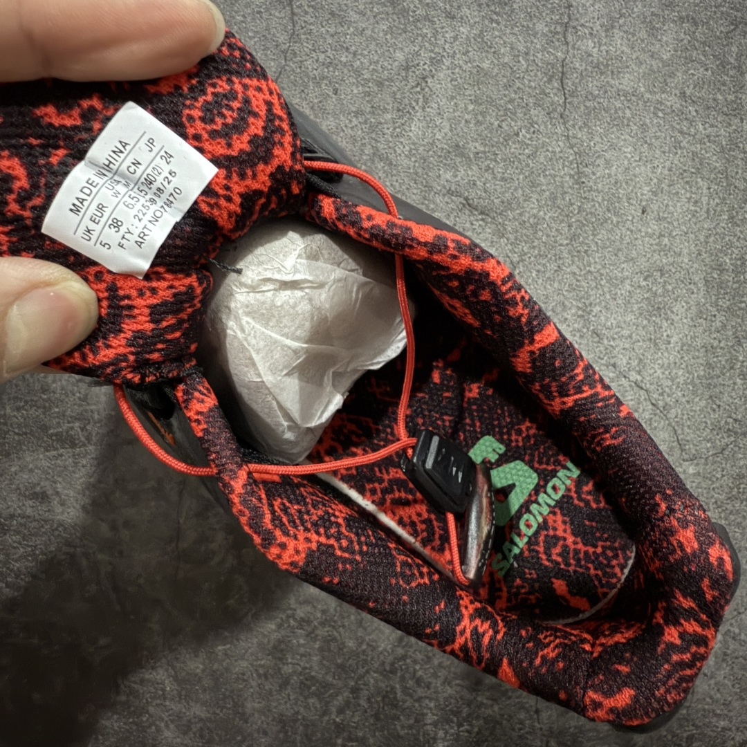 图片[7]-【莞产渠道】Salomon 萨洛蒙 XT-4 OG 复古机能跑鞋 蛇年限定黑红 经典户外产品 将初代XT 系列越野鞋面与重装徒步QUSET 4D中底融合呈现全新产品 鞋面拥有“SENSIFIT QUICKLACE ”双重组合 搭载 代表性的 4D ADVENCED CHASSIS 鞋底底盘 具备稳定 抓地 防护的综合特性 尺码：36 36.5 37.5 38 38.5 39 40 40.5 41 42 42.5 43 44 44.5 45-选品中心