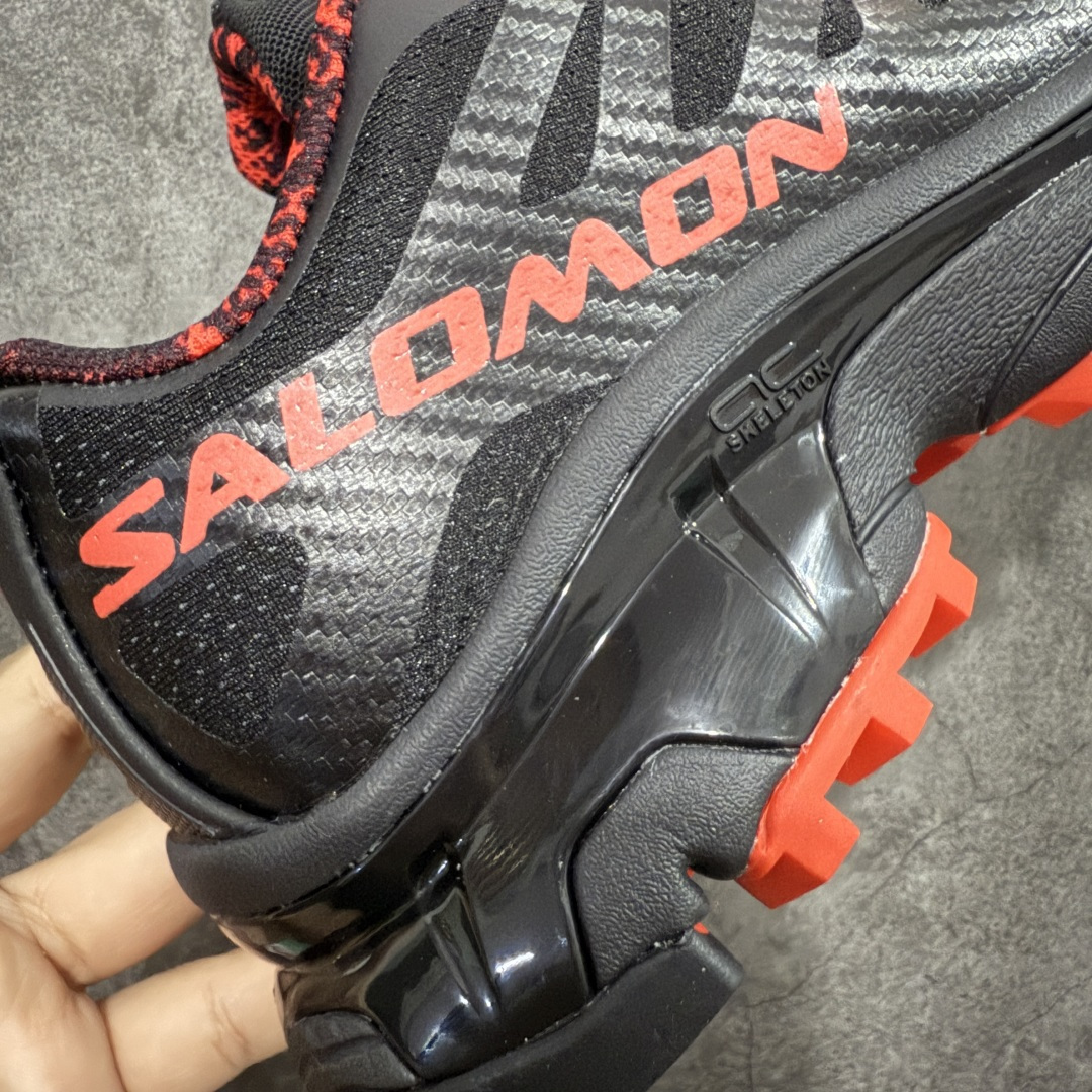 图片[3]-【莞产渠道】Salomon 萨洛蒙 XT-4 OG 复古机能跑鞋 蛇年限定黑红 经典户外产品 将初代XT 系列越野鞋面与重装徒步QUSET 4D中底融合呈现全新产品 鞋面拥有“SENSIFIT QUICKLACE ”双重组合 搭载 代表性的 4D ADVENCED CHASSIS 鞋底底盘 具备稳定 抓地 防护的综合特性 尺码：36 36.5 37.5 38 38.5 39 40 40.5 41 42 42.5 43 44 44.5 45-选品中心