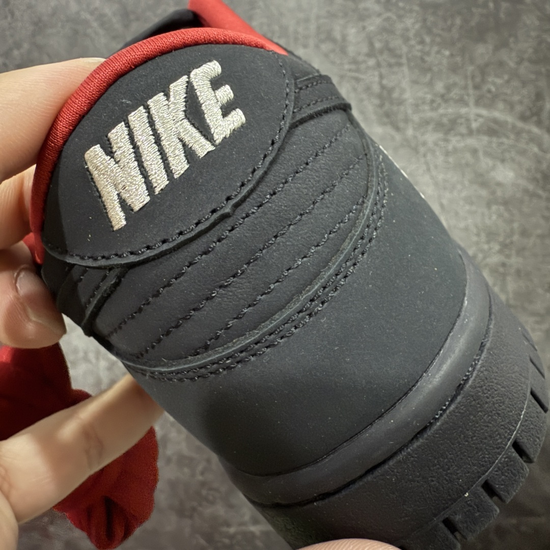 图片[2]-【纯原M版】 Supreme x Nike SB DUNK 低帮联名板鞋 货号：HQ8487-001 国内一线头部大厂出品 高端零售专供品质 全套原厂数据 原厂皮料 原厂辅料打造 德国进口真空加硫定型工艺 一码一模 真实半码 全方位细节全部到位 细节处理比正品更顶！ 尺码：40 40.5 41 42 42.5 43 44 44.5 45 46 47.5-选品中心