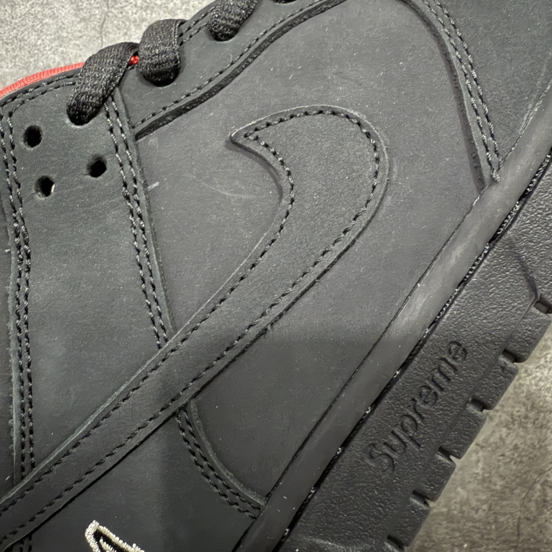 图片[4]-【纯原M版】 Supreme x Nike SB DUNK 低帮联名板鞋 货号：HQ8487-001 国内一线头部大厂出品 高端零售专供品质 全套原厂数据 原厂皮料 原厂辅料打造 德国进口真空加硫定型工艺 一码一模 真实半码 全方位细节全部到位 细节处理比正品更顶！ 尺码：40 40.5 41 42 42.5 43 44 44.5 45 46 47.5-选品中心